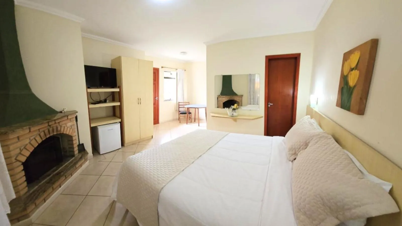 Bed in Vila Francesa Hotel