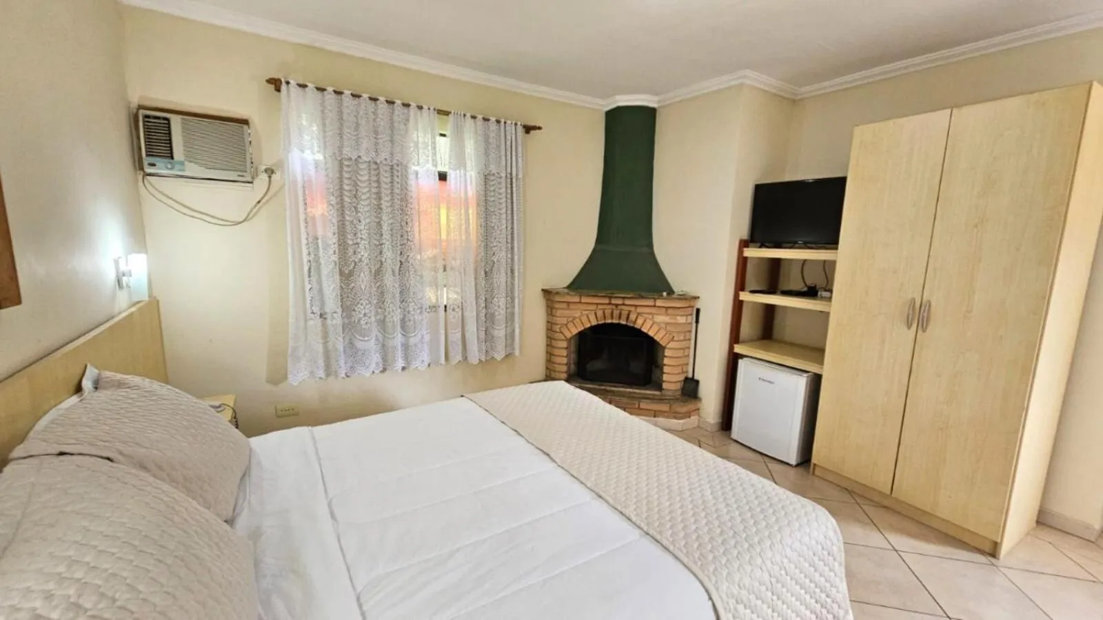 Bed in Vila Francesa Hotel