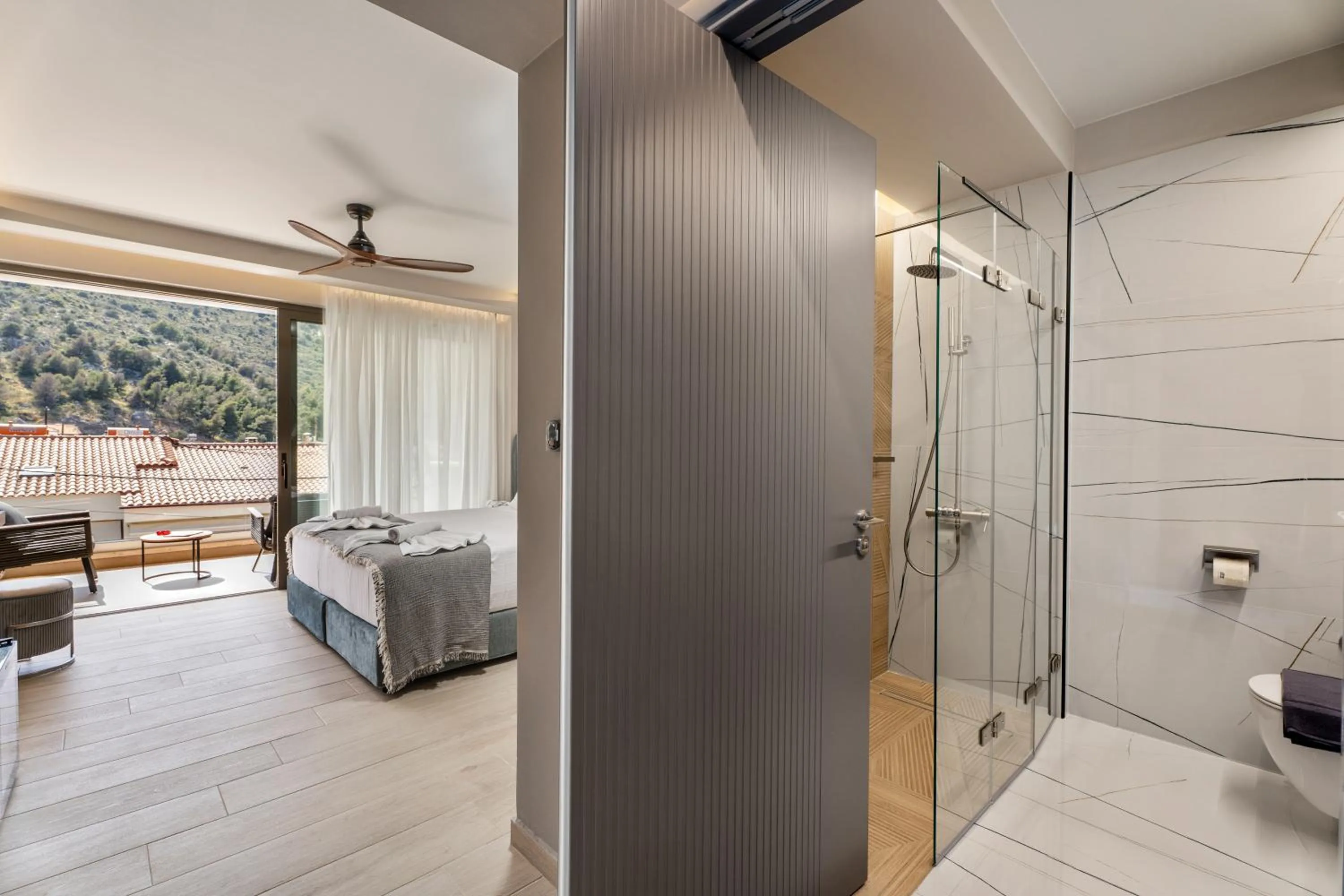 Bathroom, Bed in Ennea Muses Rooms and Suites