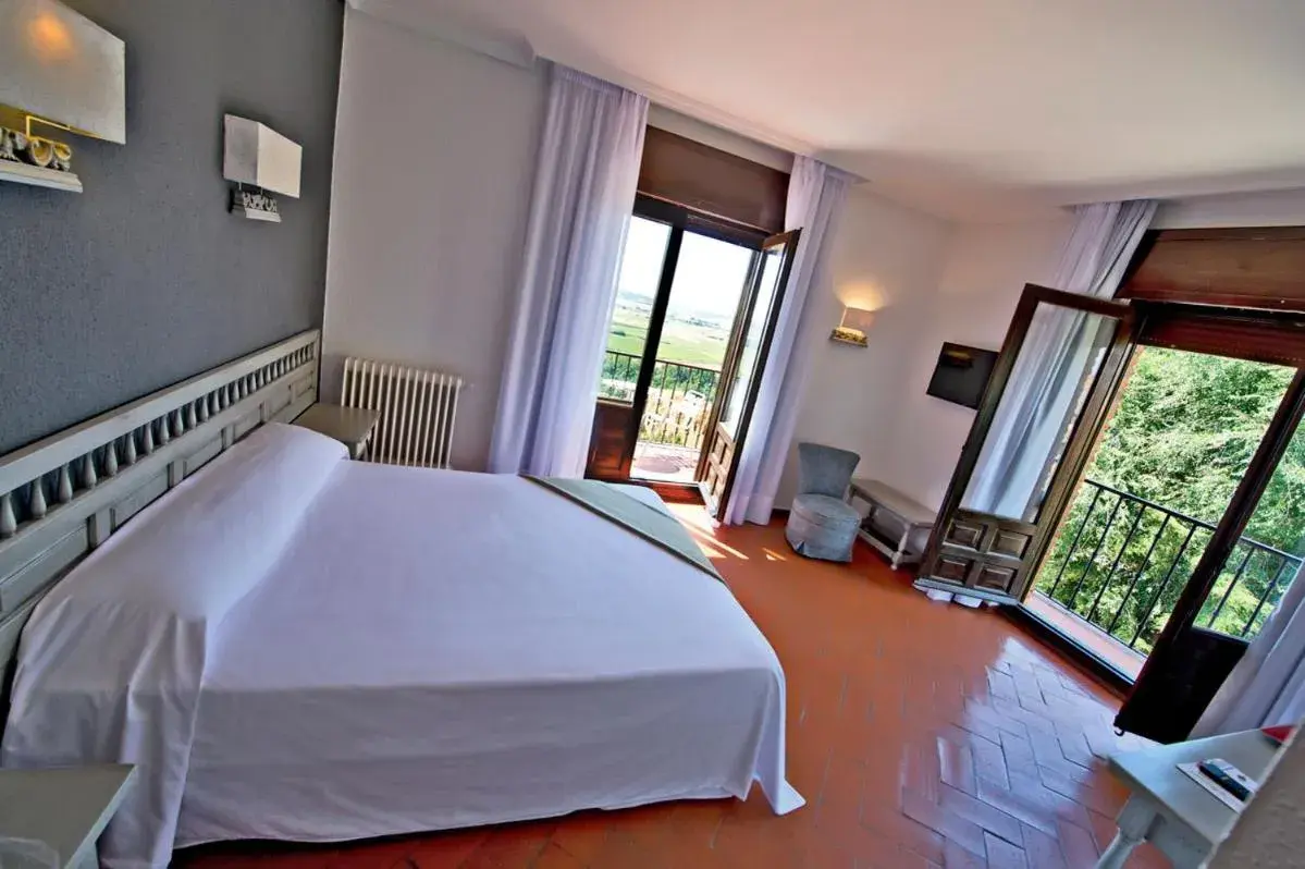 Deluxe Double Room in Hospedium Hotel Juan II Deluxe Double Room in Hospedium Hotel Juan II