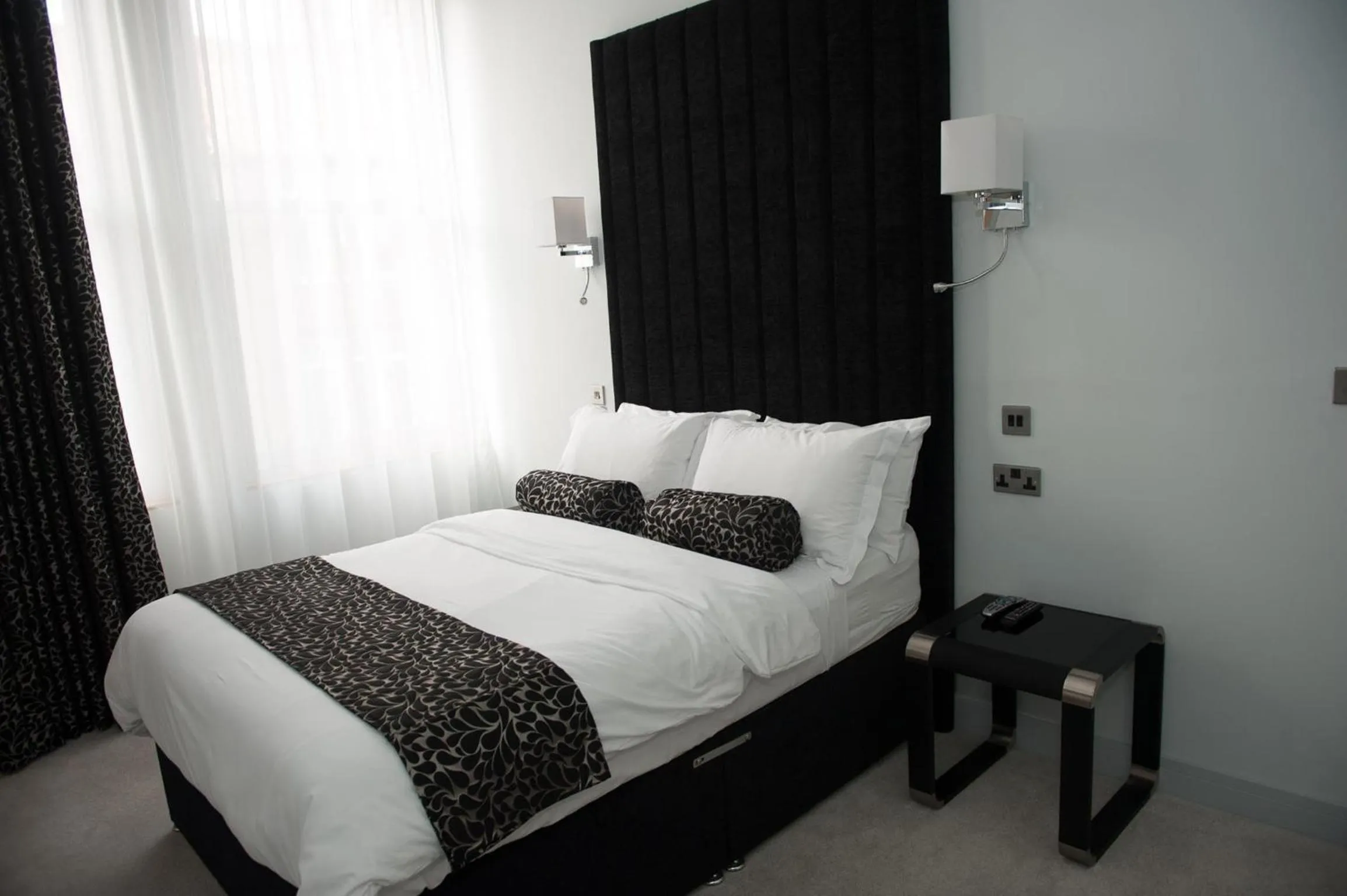 Bed in Hotel Forty One