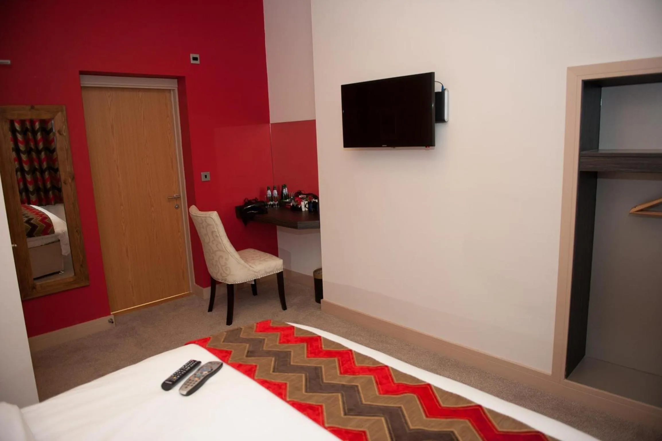 Seating area, Bed in Hotel Forty One