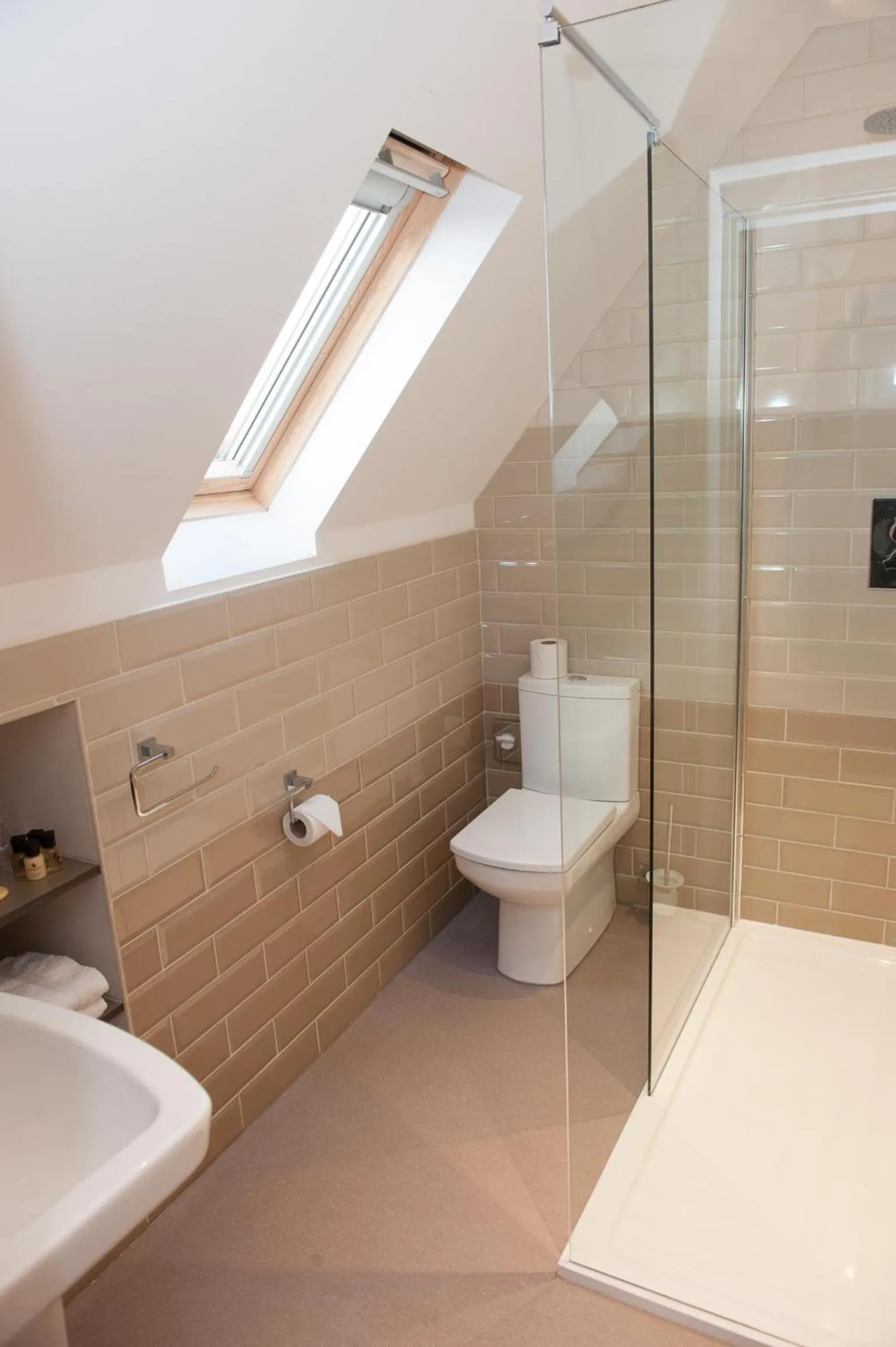 Shower in Hotel Forty One