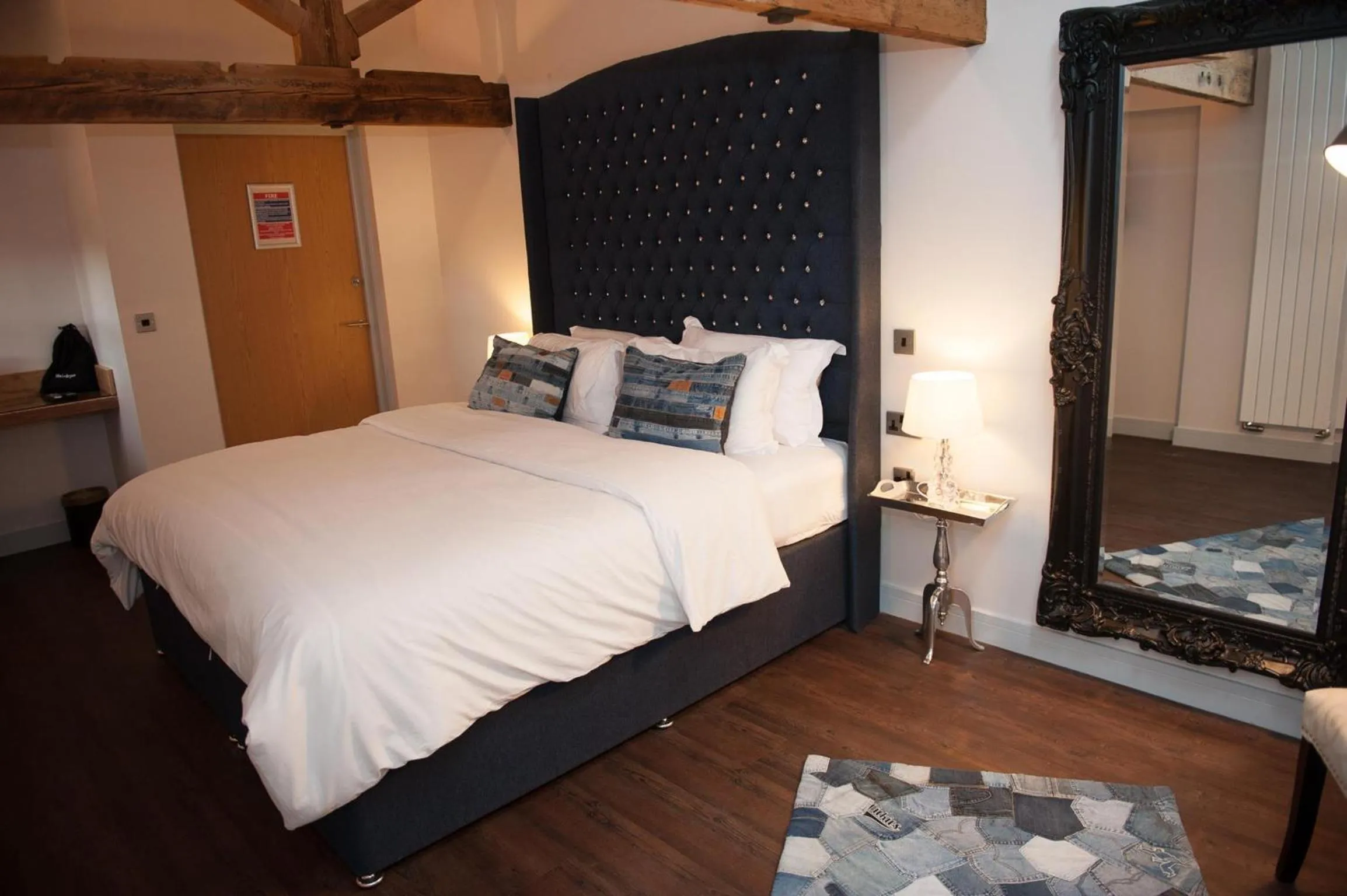 Photo of the whole room, Bed in Hotel Forty One