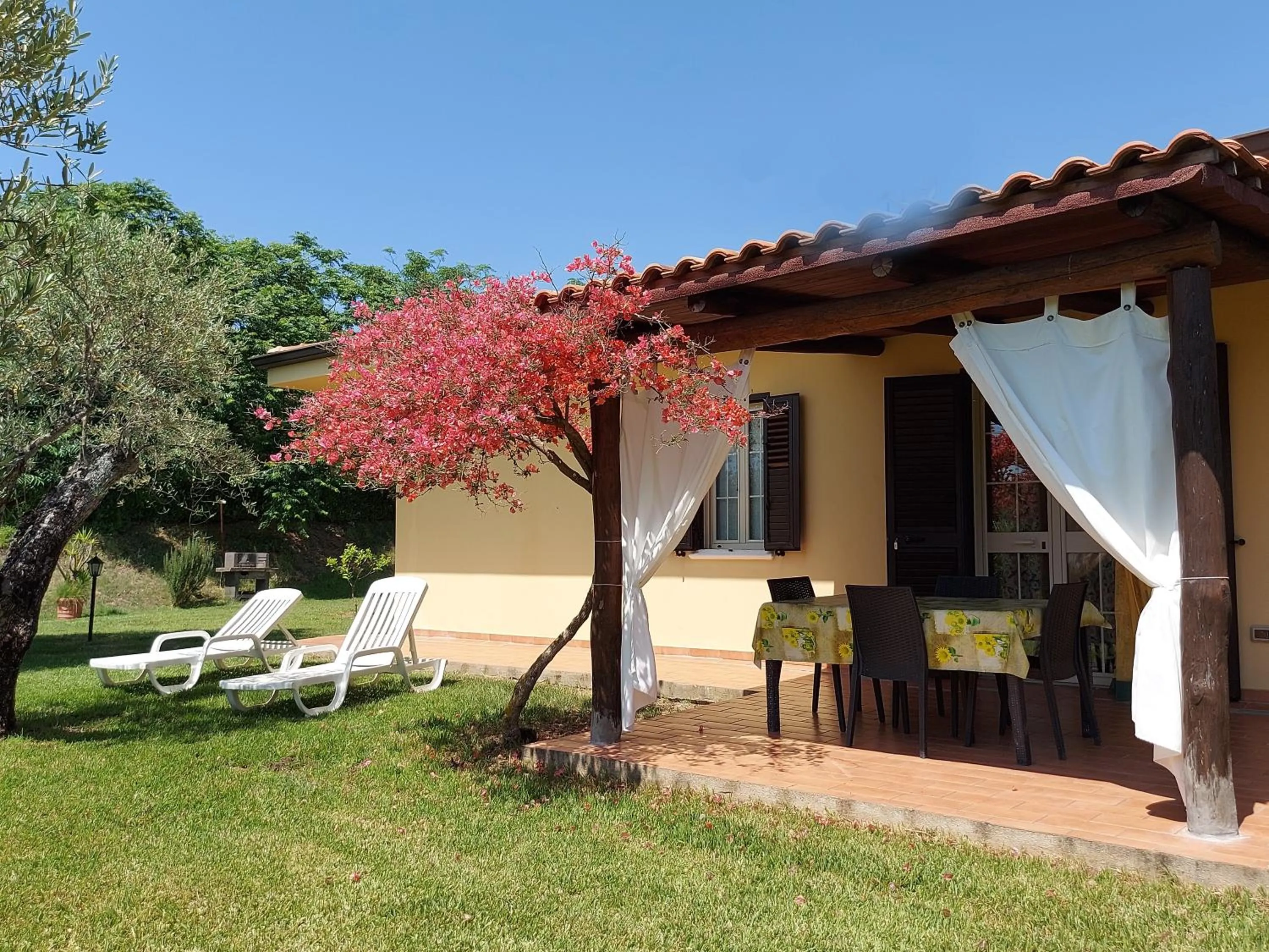 Property building in Villa Mimosa Tropea