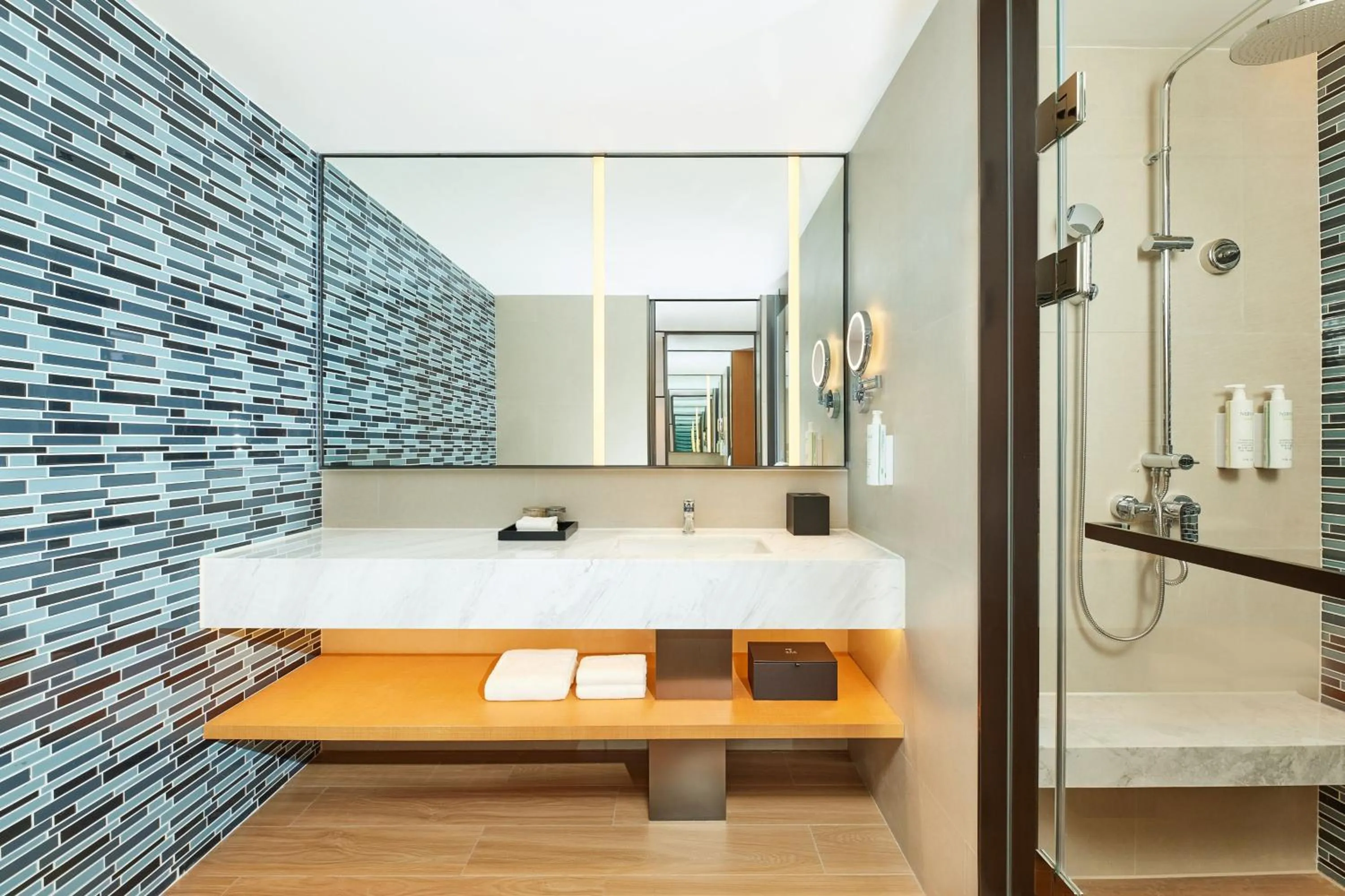 Bathroom in Fairfield by Marriott Guangzhou Konggang