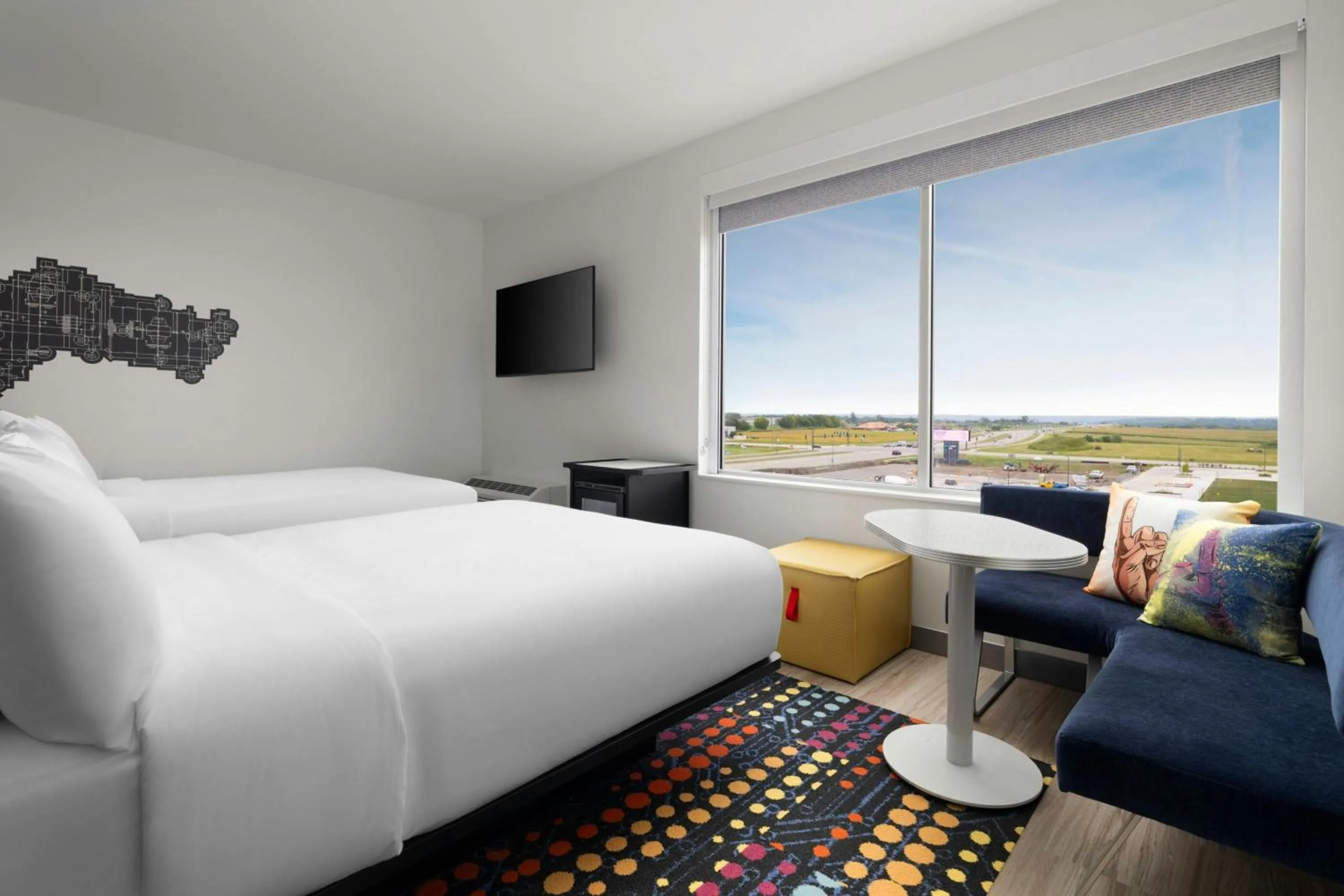 Photo of the whole room, Bed in Aloft Waukee