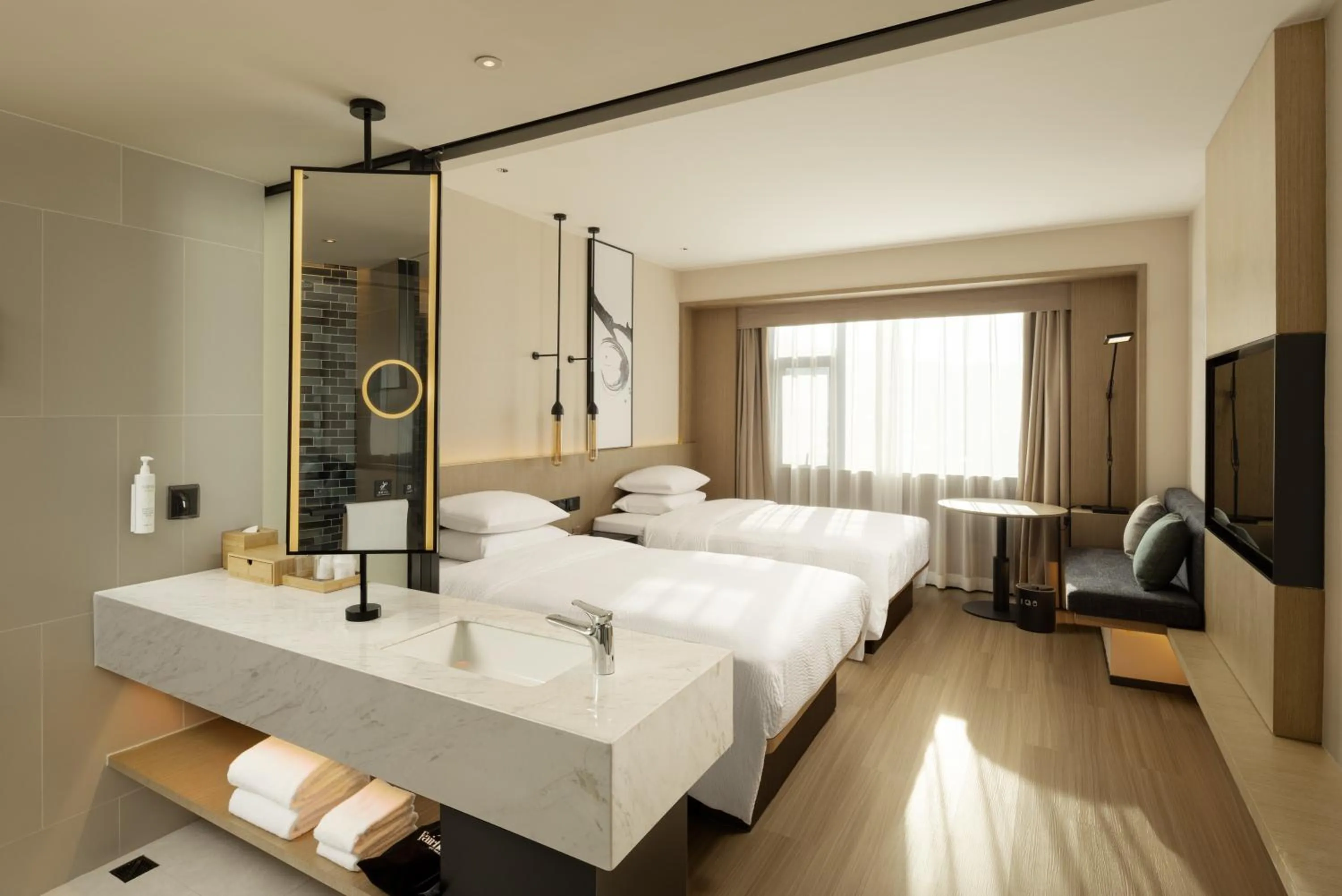 Photo of the whole room, Bed in Fairfield by Marriott Lijiang Ancient Town