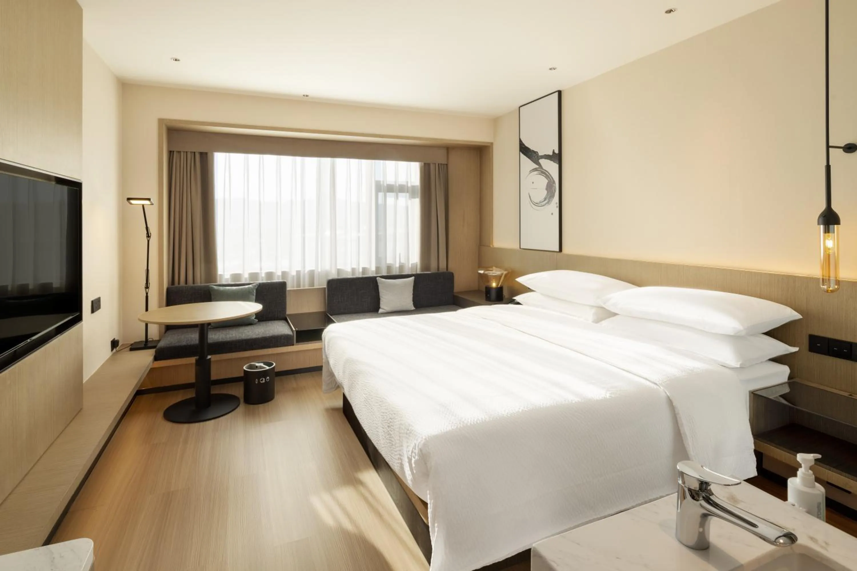 Photo of the whole room, Bed in Fairfield by Marriott Lijiang Ancient Town