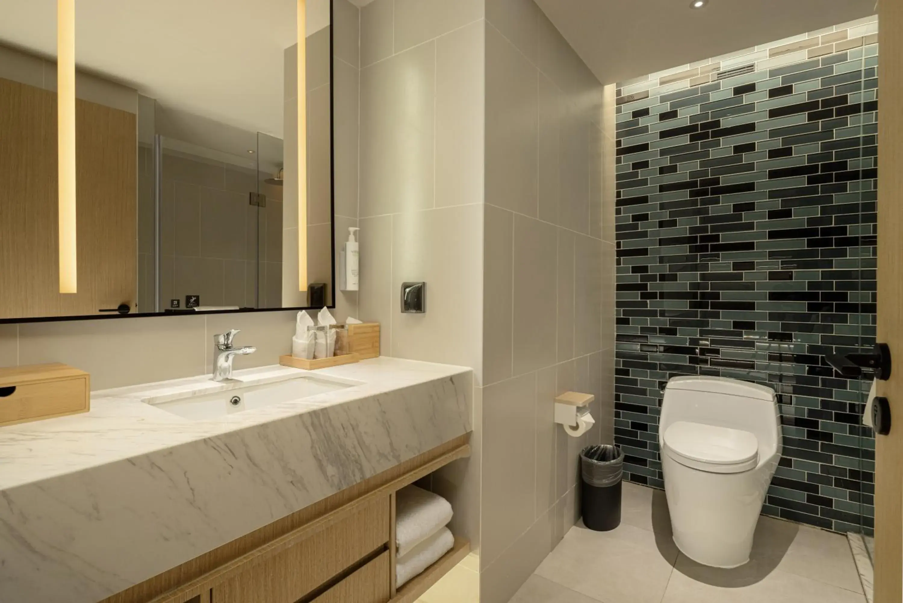 Premium Double Room with Two Twin Beds and City View in Fairfield by Marriott Lijiang Ancient Town Premium Double Room with Two Twin Beds and City View in Fairfield by Marriott Lijiang Ancient Town