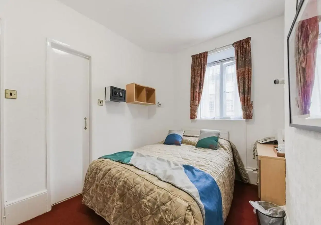 Superior Double Room in Boston Court Hotel Superior Double Room in Boston Court Hotel