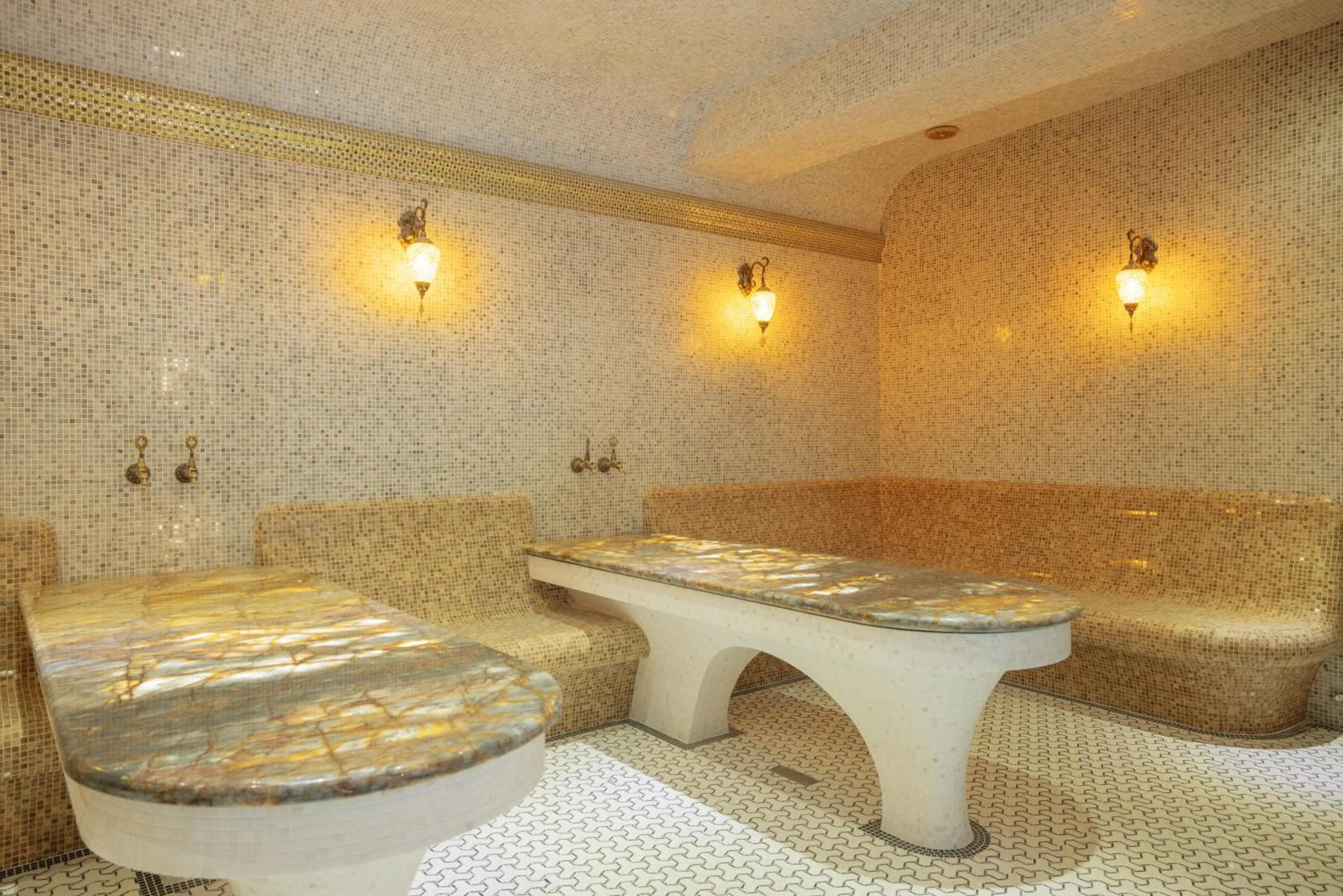 Sauna in Kohinur Plaza