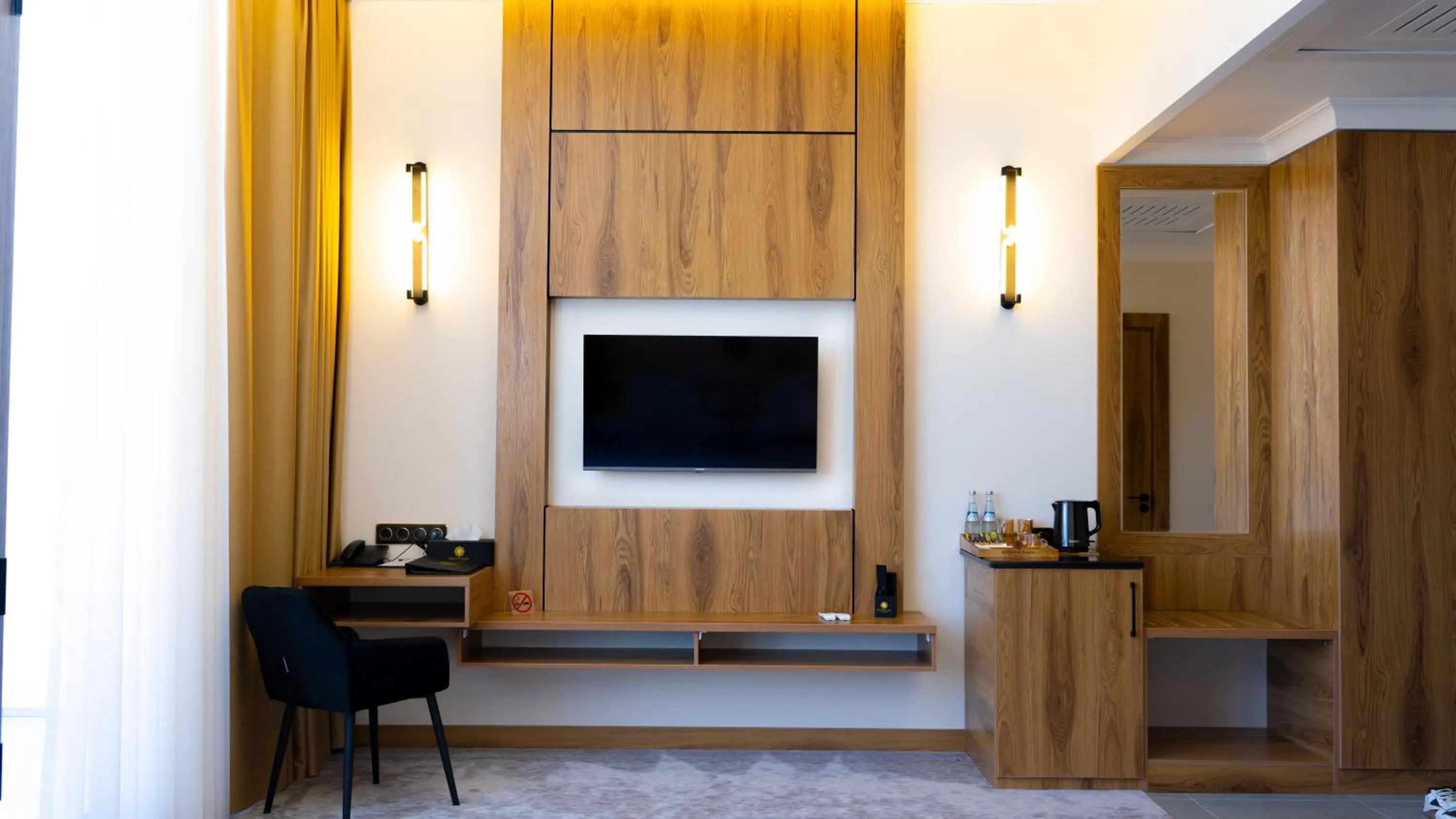 TV and multimedia in Kohinur Plaza