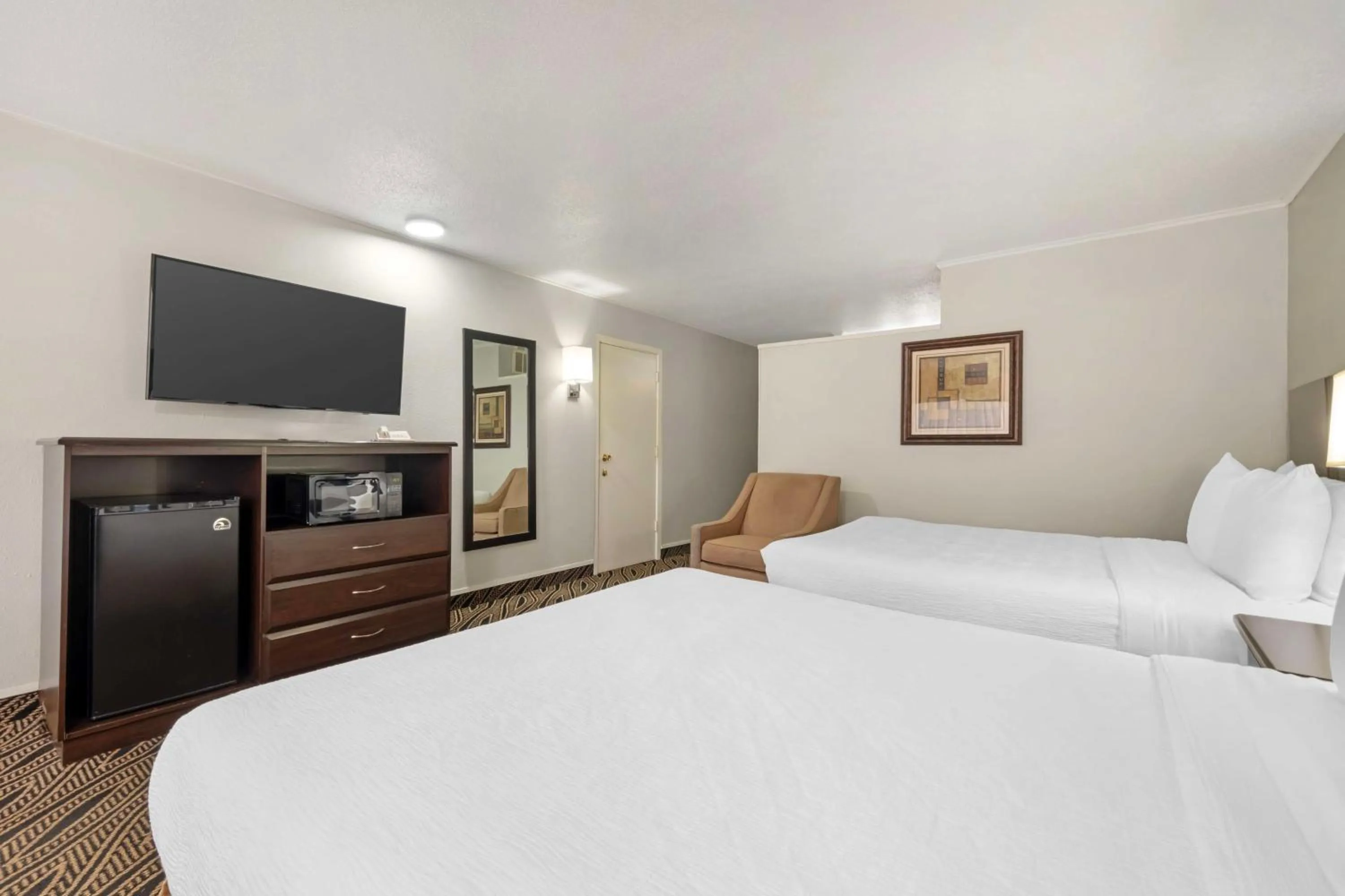 Bedroom, Bed in Best Western Red Carpet Inn