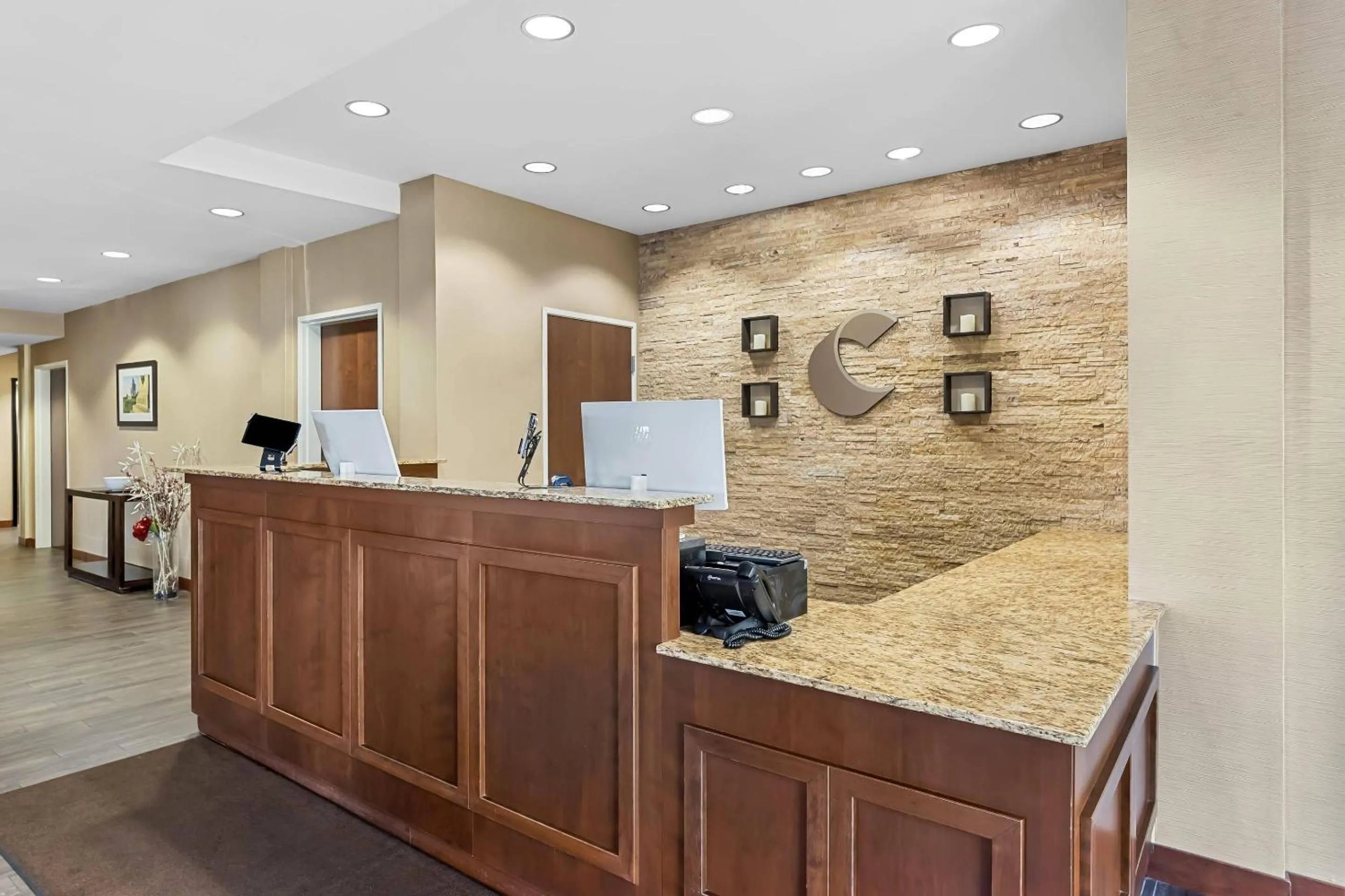 Lobby or reception in Comfort Inn & Suites West - Medical Center