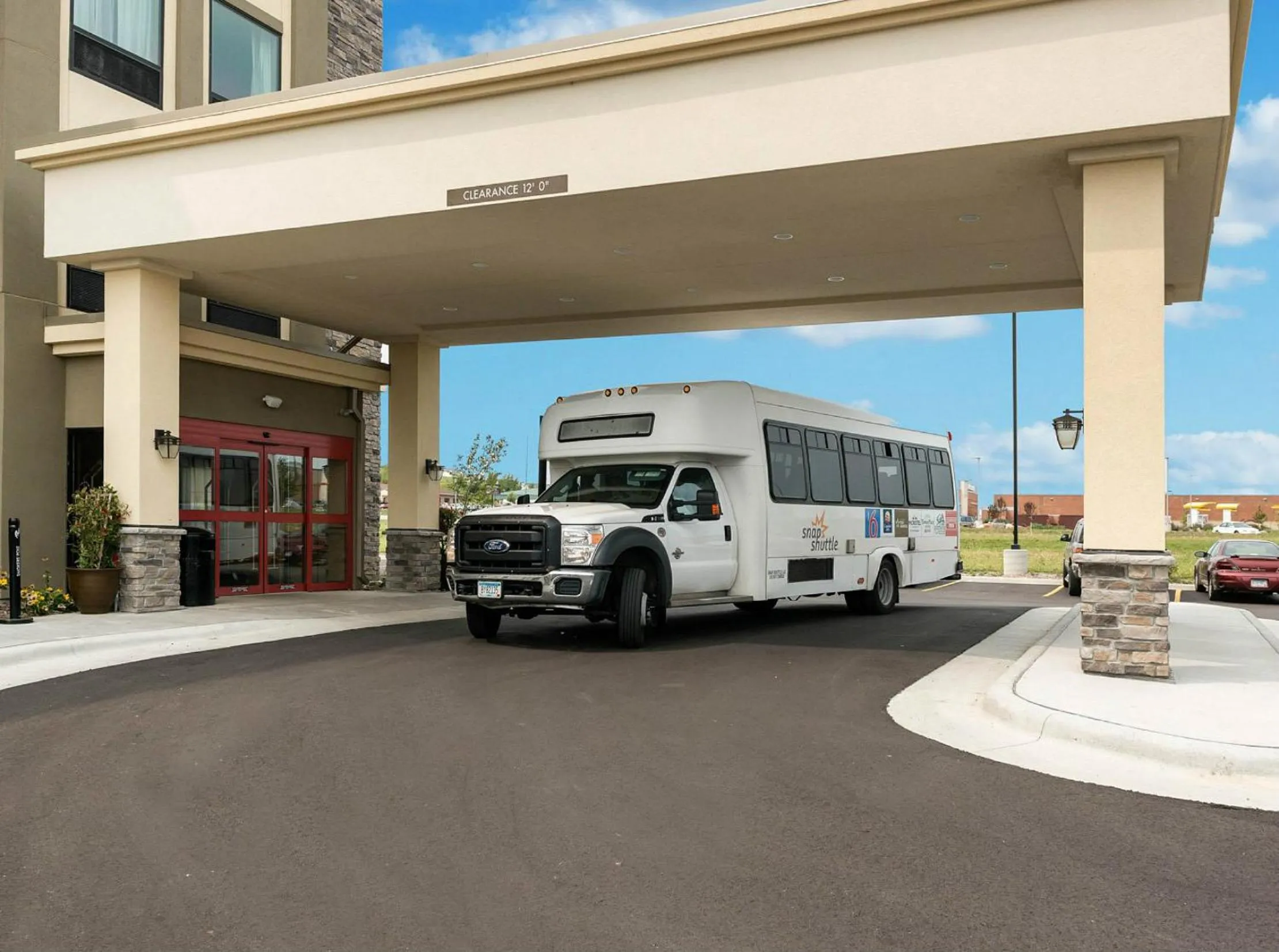 Facade/entrance in Comfort Inn & Suites West - Medical Center