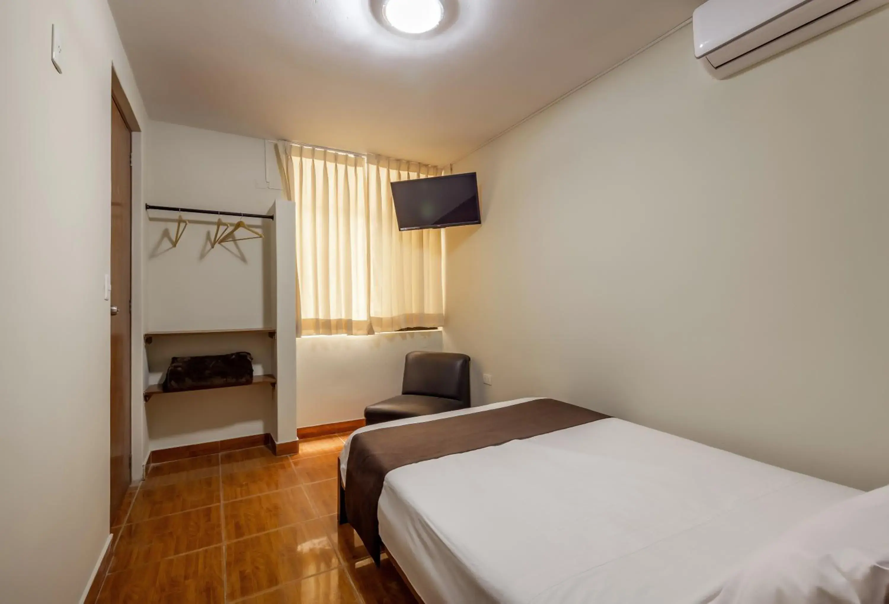 Double Room with Fan in Hotel Rio Blanco Double Room with Fan in Hotel Rio Blanco