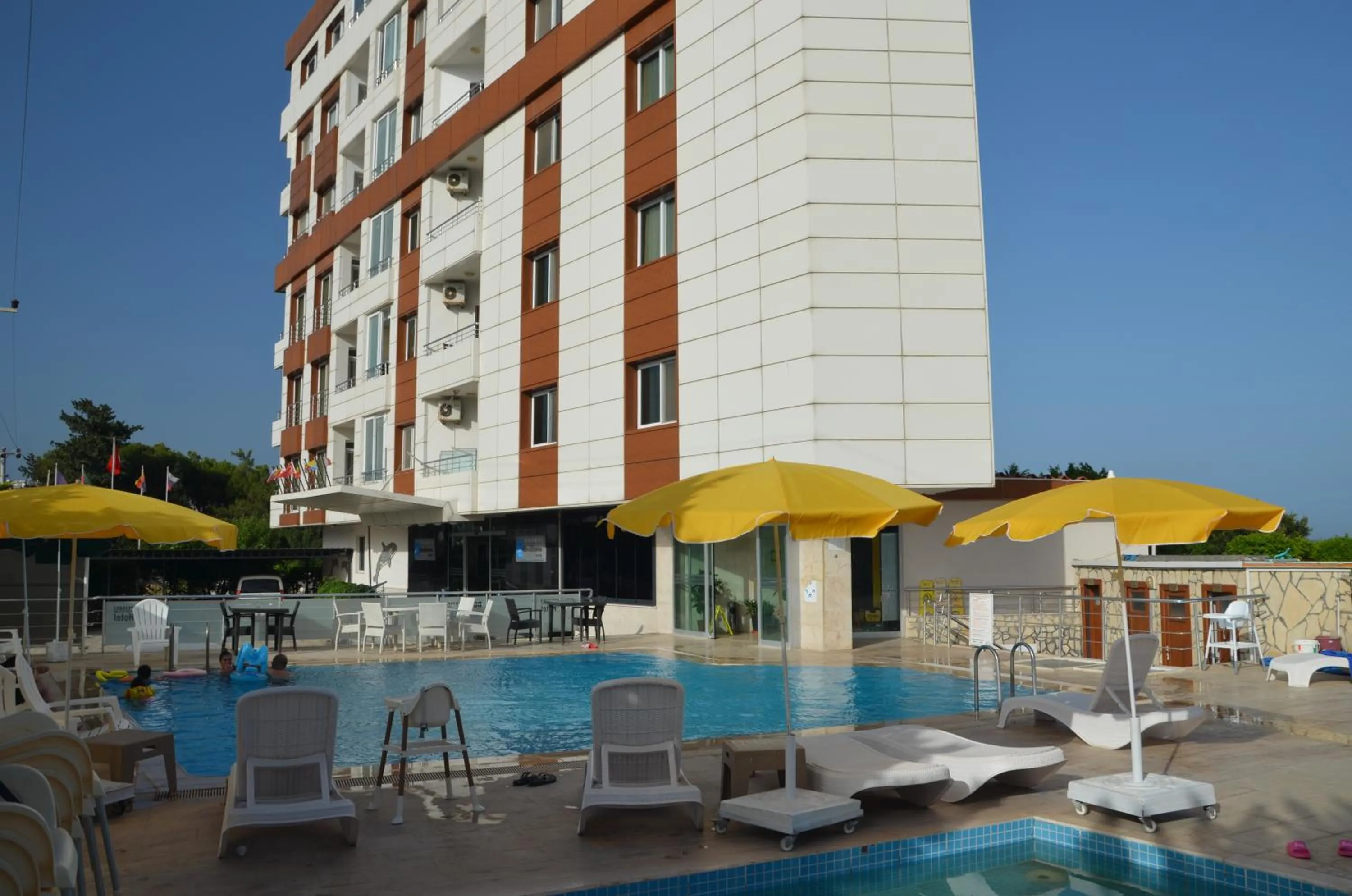 Swimming pool in Denizkumu Hotel