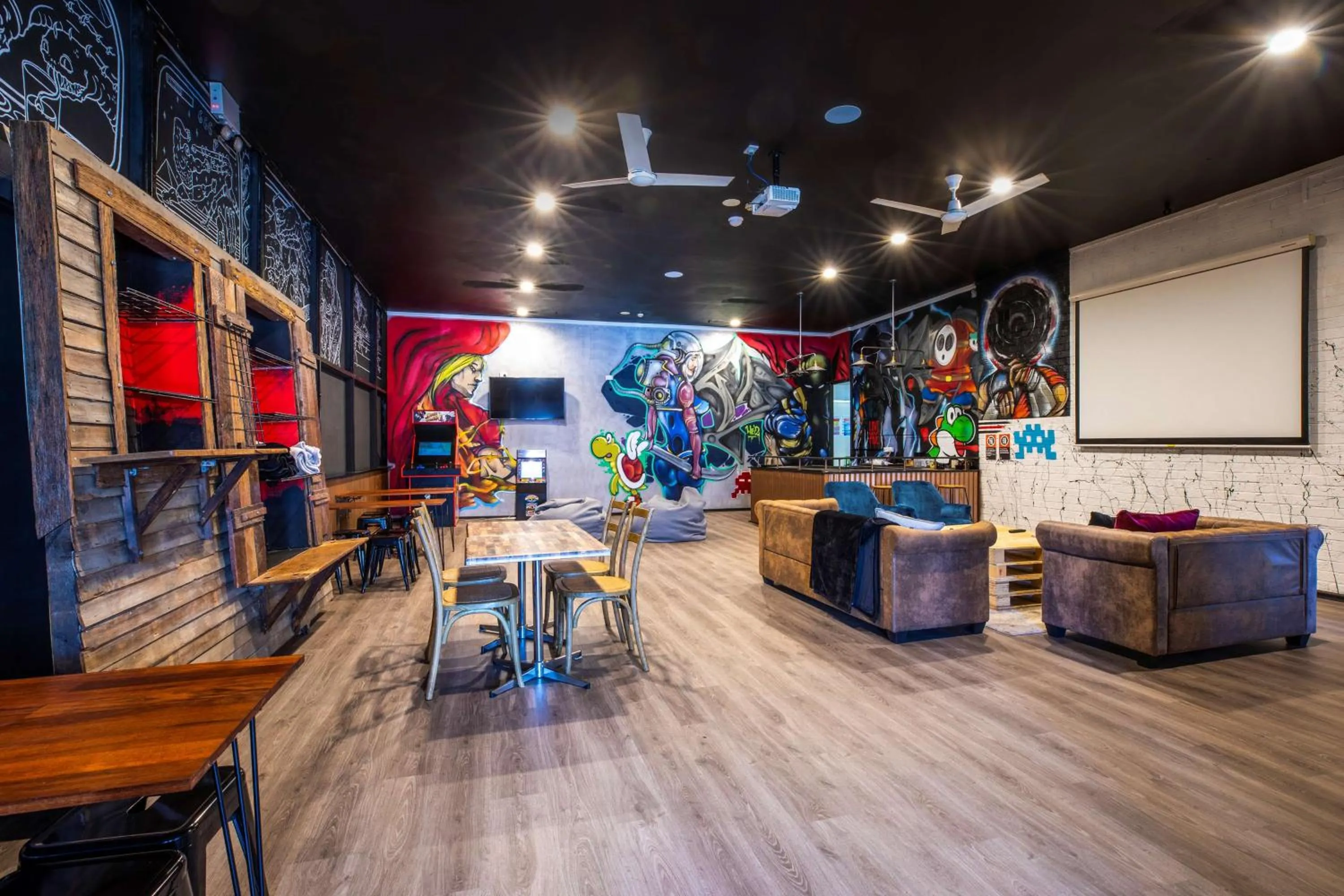 Lounge or bar in Nightcap at the Charles Hotel