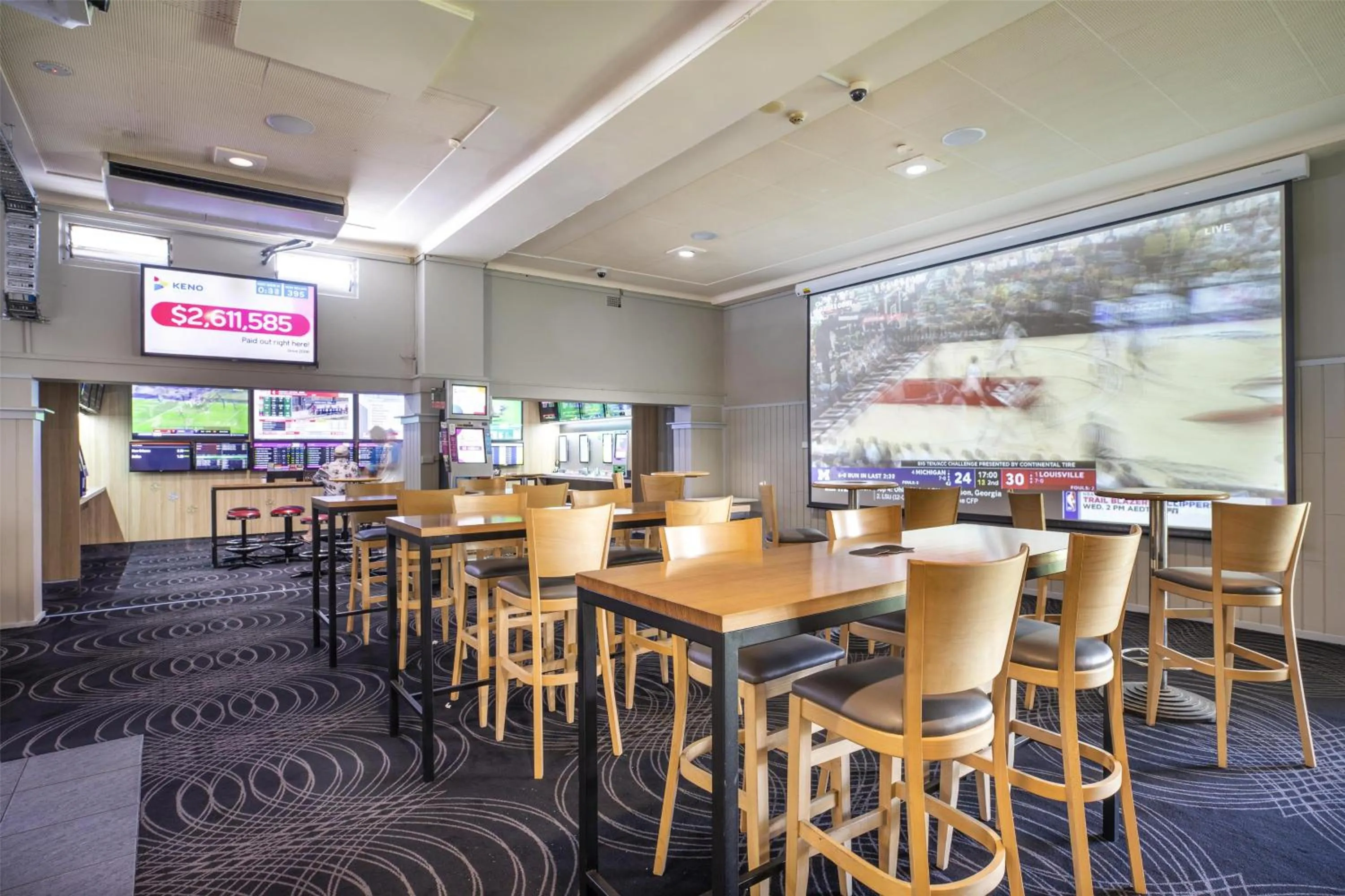 Restaurant/places to eat in Nightcap at the Charles Hotel