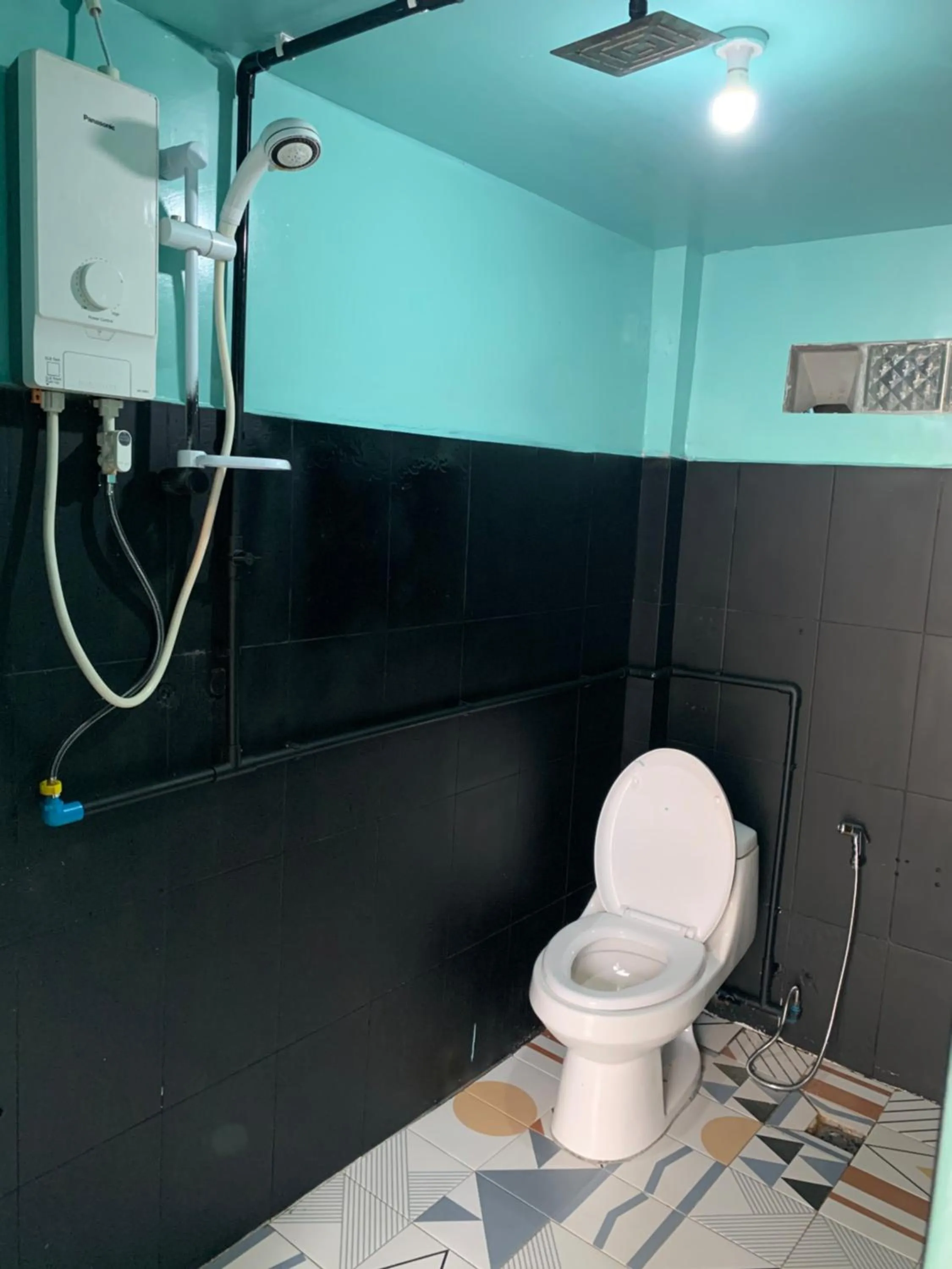 Bathroom in White Rose Guesthouse