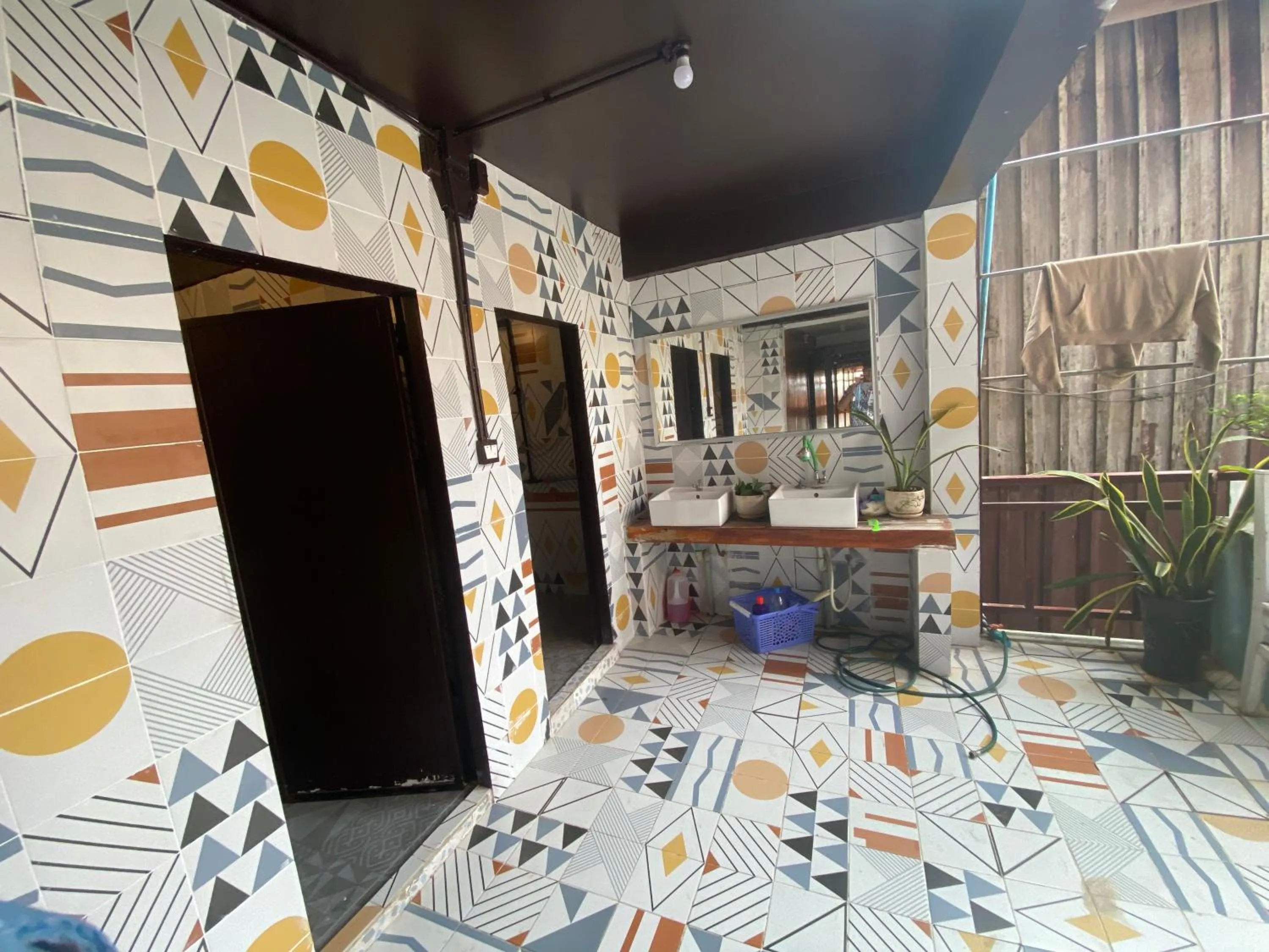 White Rose Guesthouse