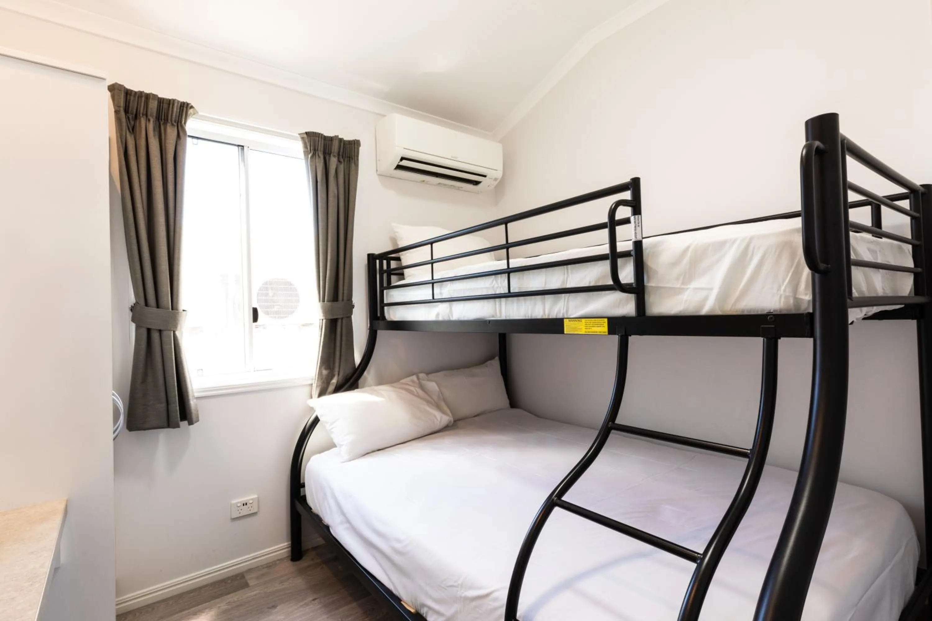 Bedroom, Bed in Hotel Settlers