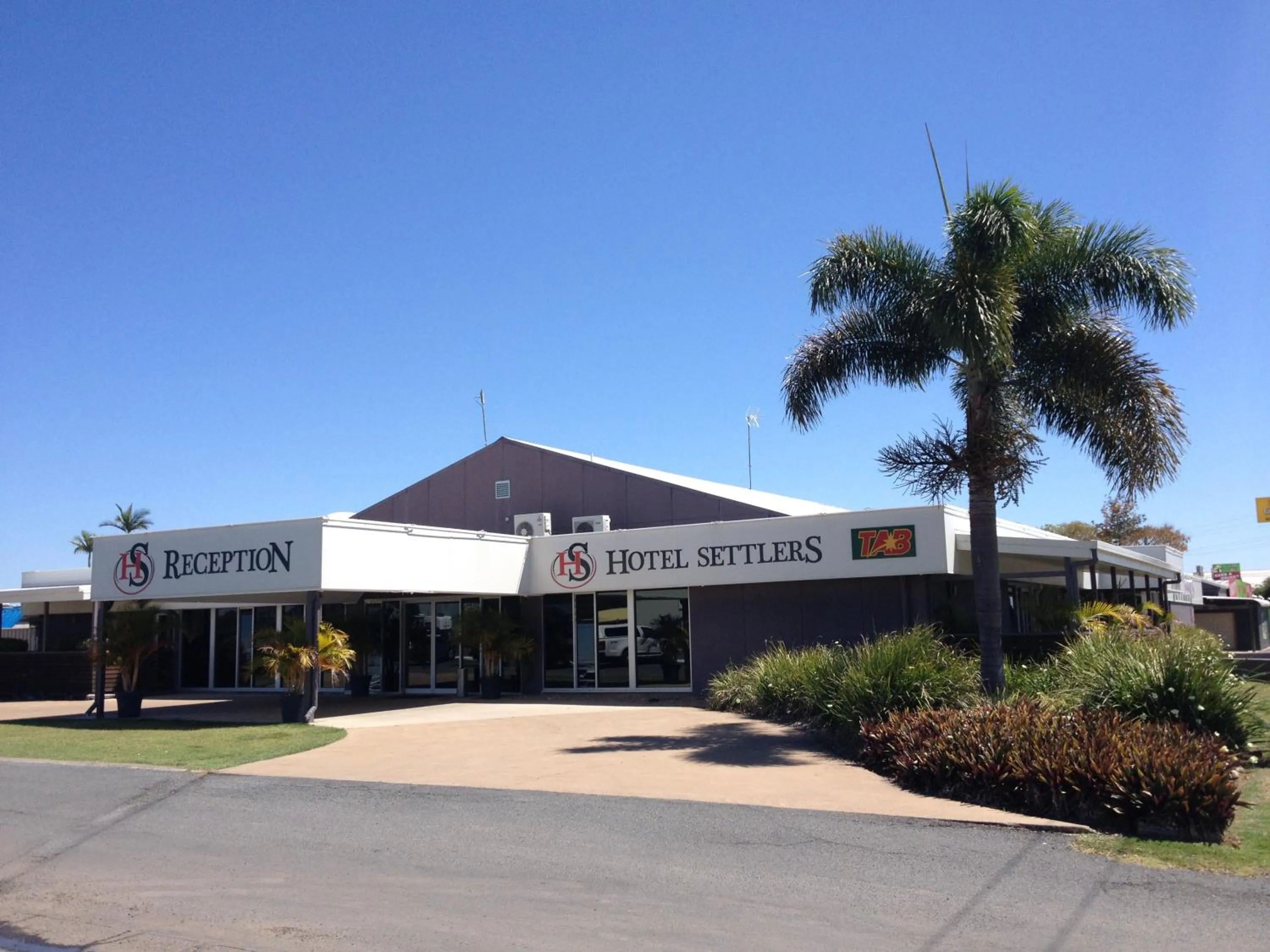 Property building in Hotel Settlers