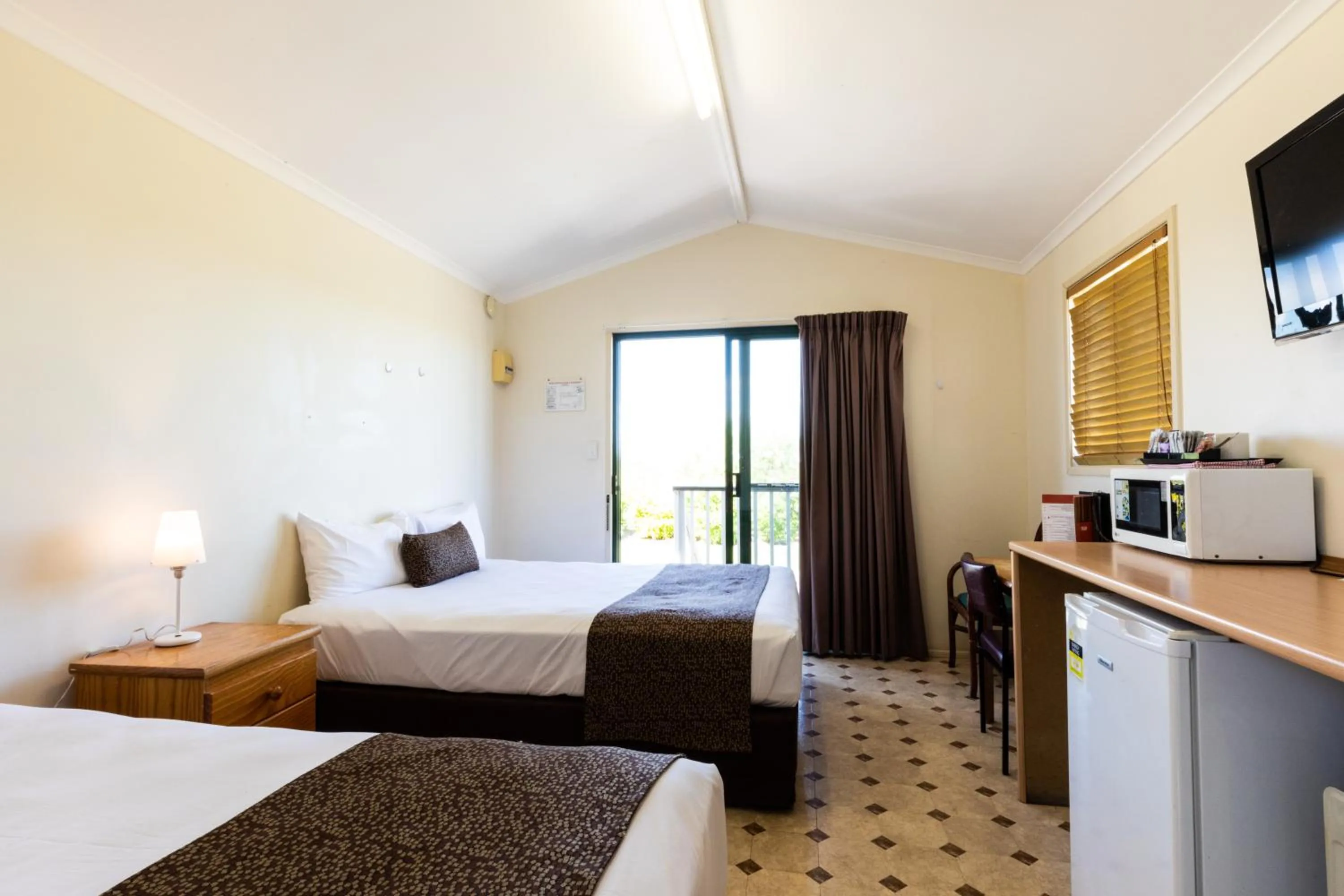 Bed in Hotel Settlers