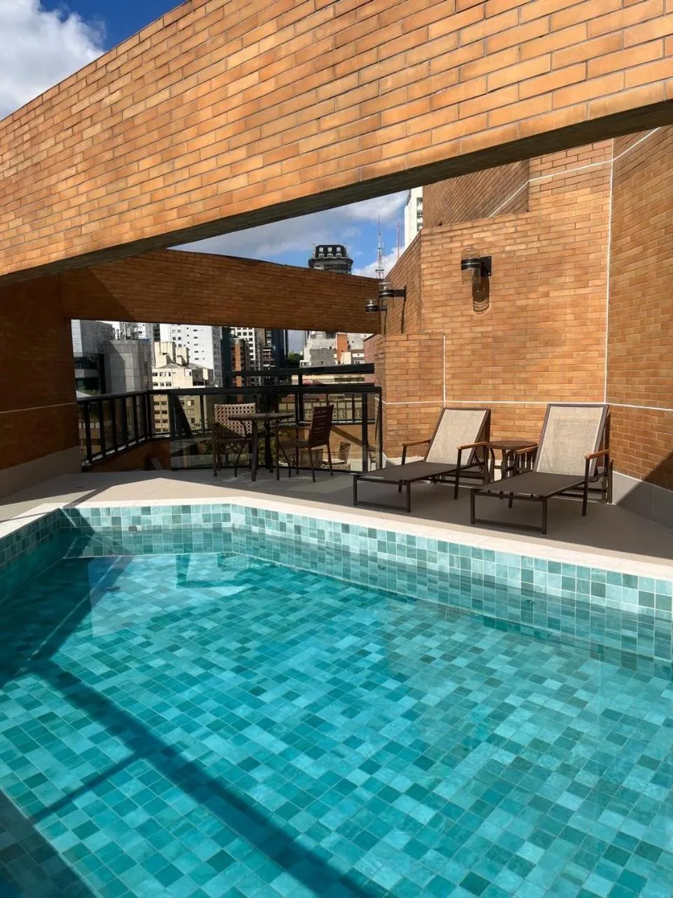 Swimming pool in Hampton Park São Paulo Jardins