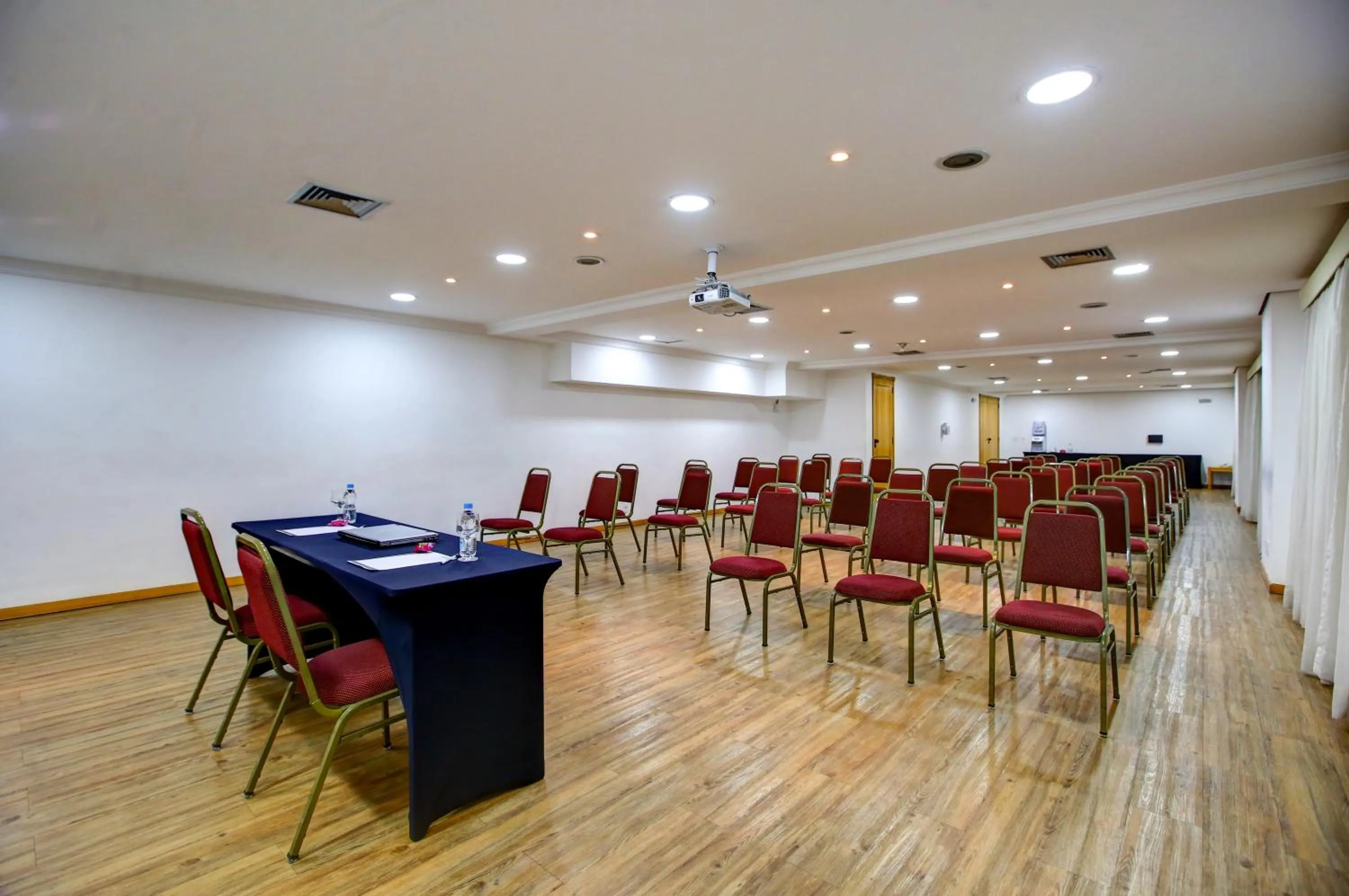 Meeting/conference room in Hampton Park São Paulo Jardins