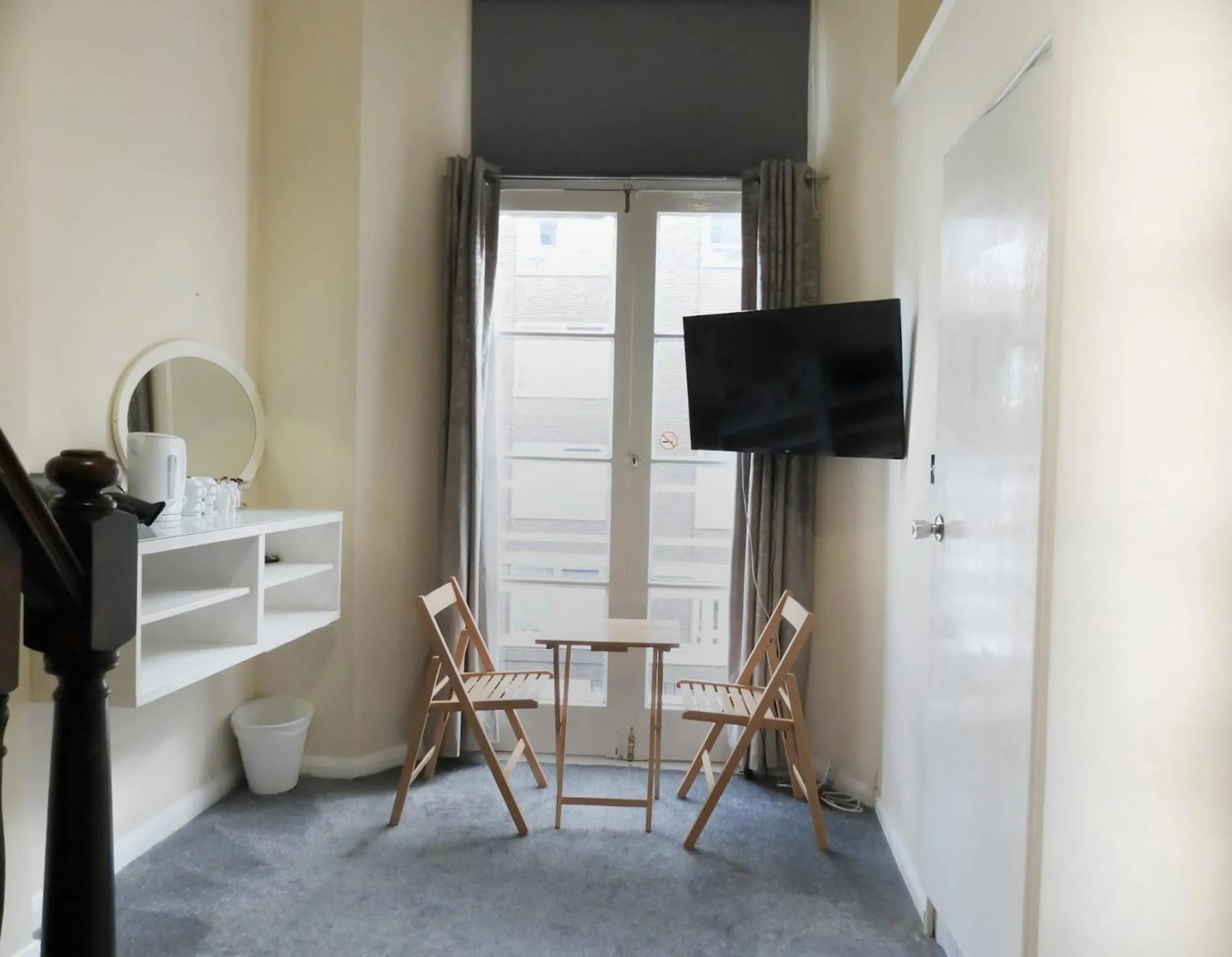 Hyde Park Court Hotel