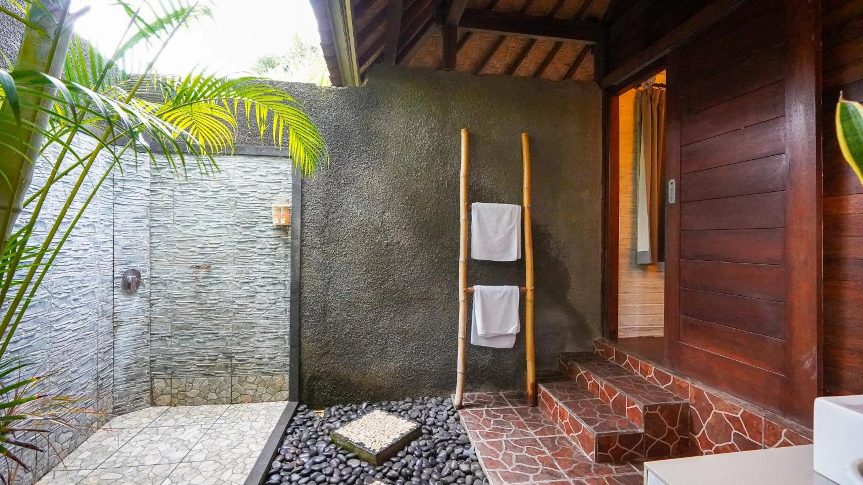Bathroom in Darsan Lembongan Boutique Cottage