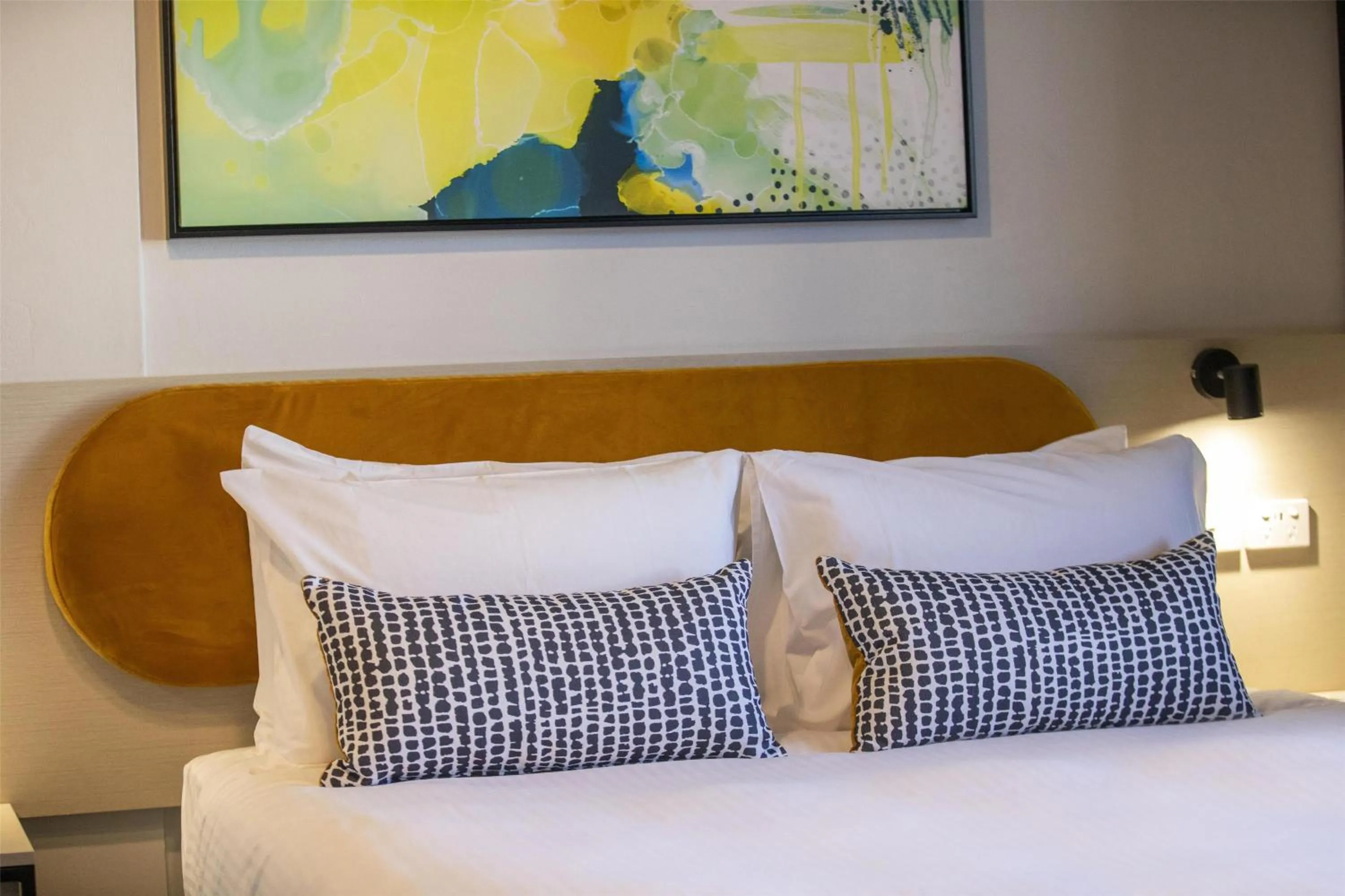 Bedroom, Bed in Nightcap at Prince of Wales Hotel