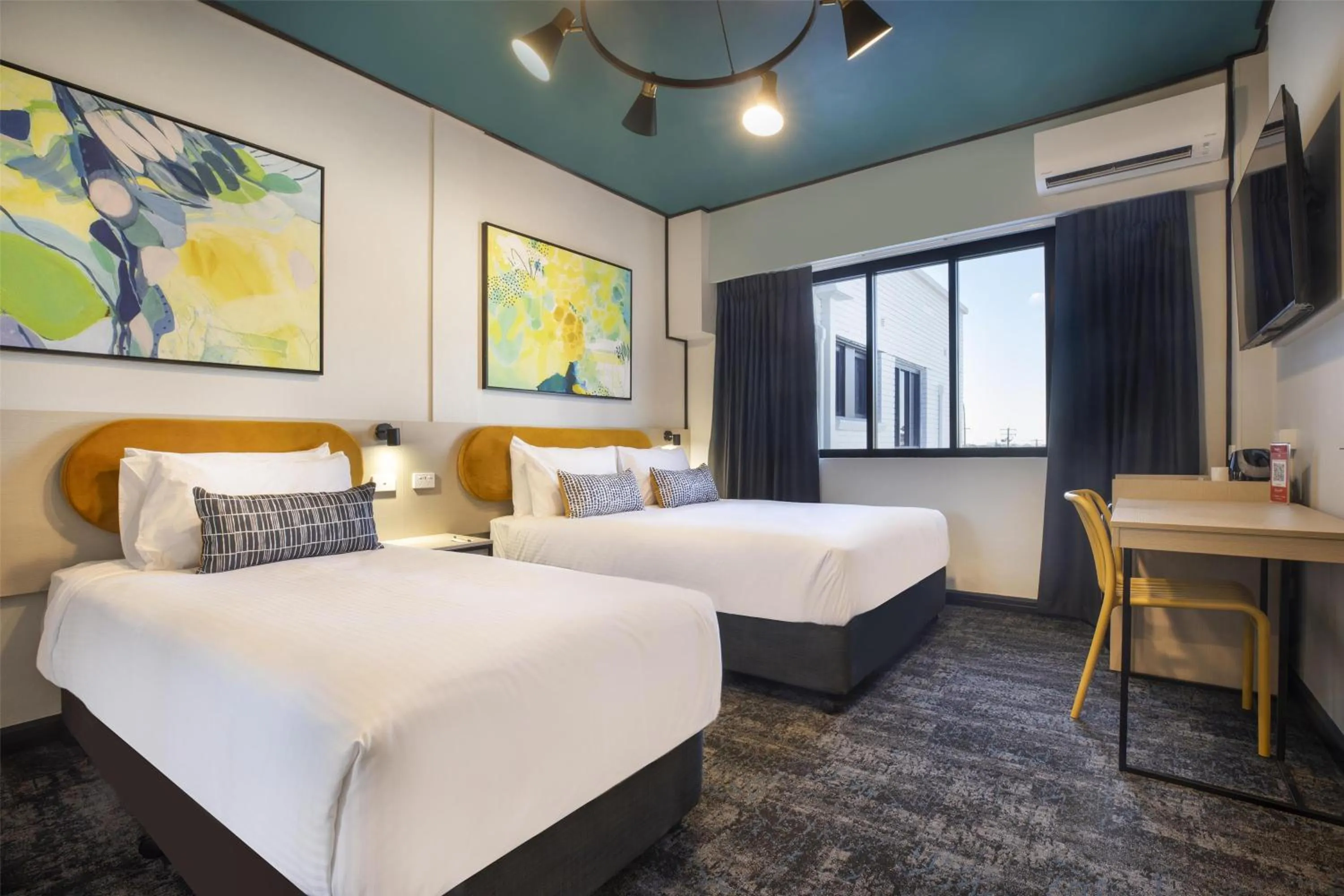 Bedroom, Bed in Nightcap at Prince of Wales Hotel