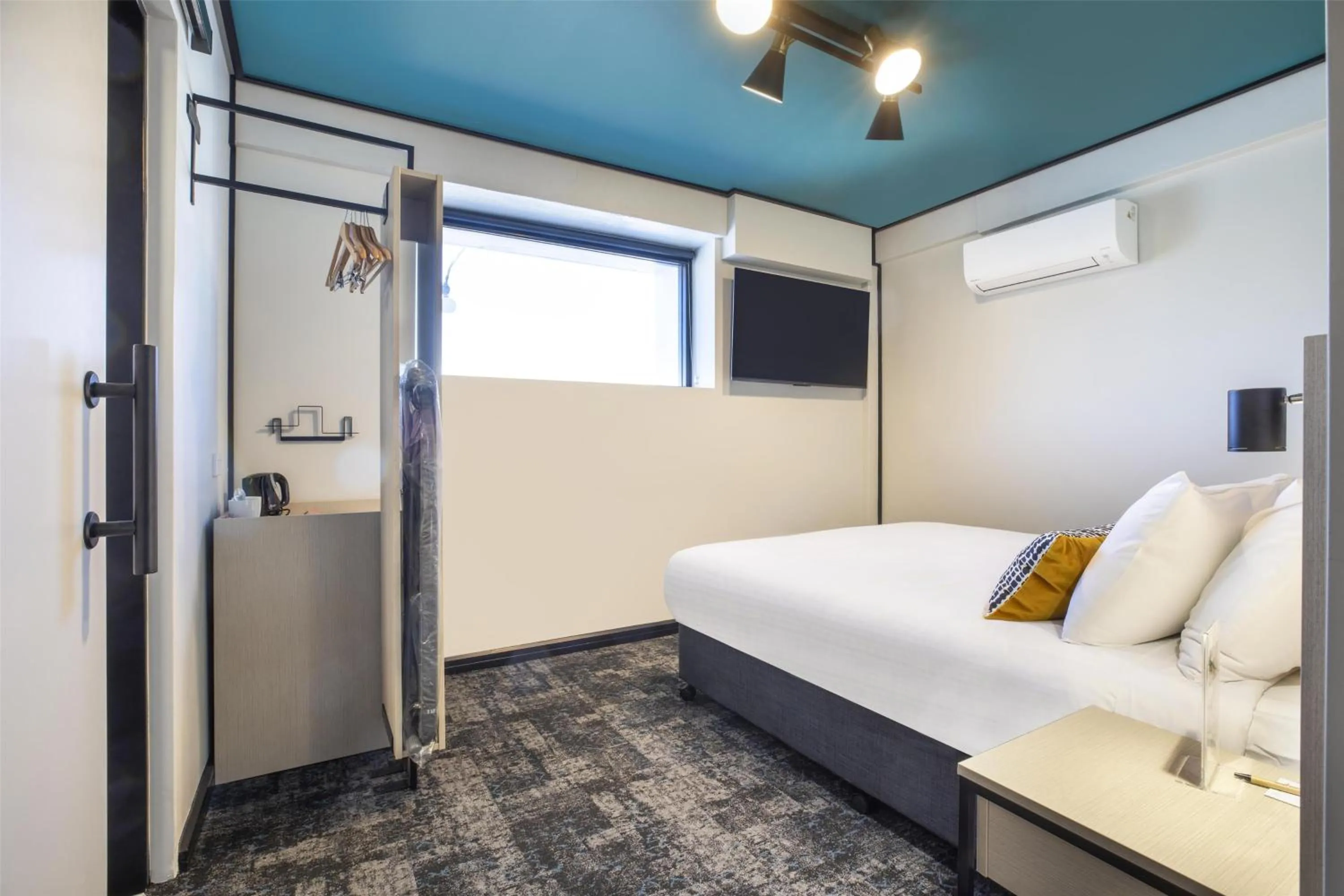 Bedroom, Bed in Nightcap at Prince of Wales Hotel