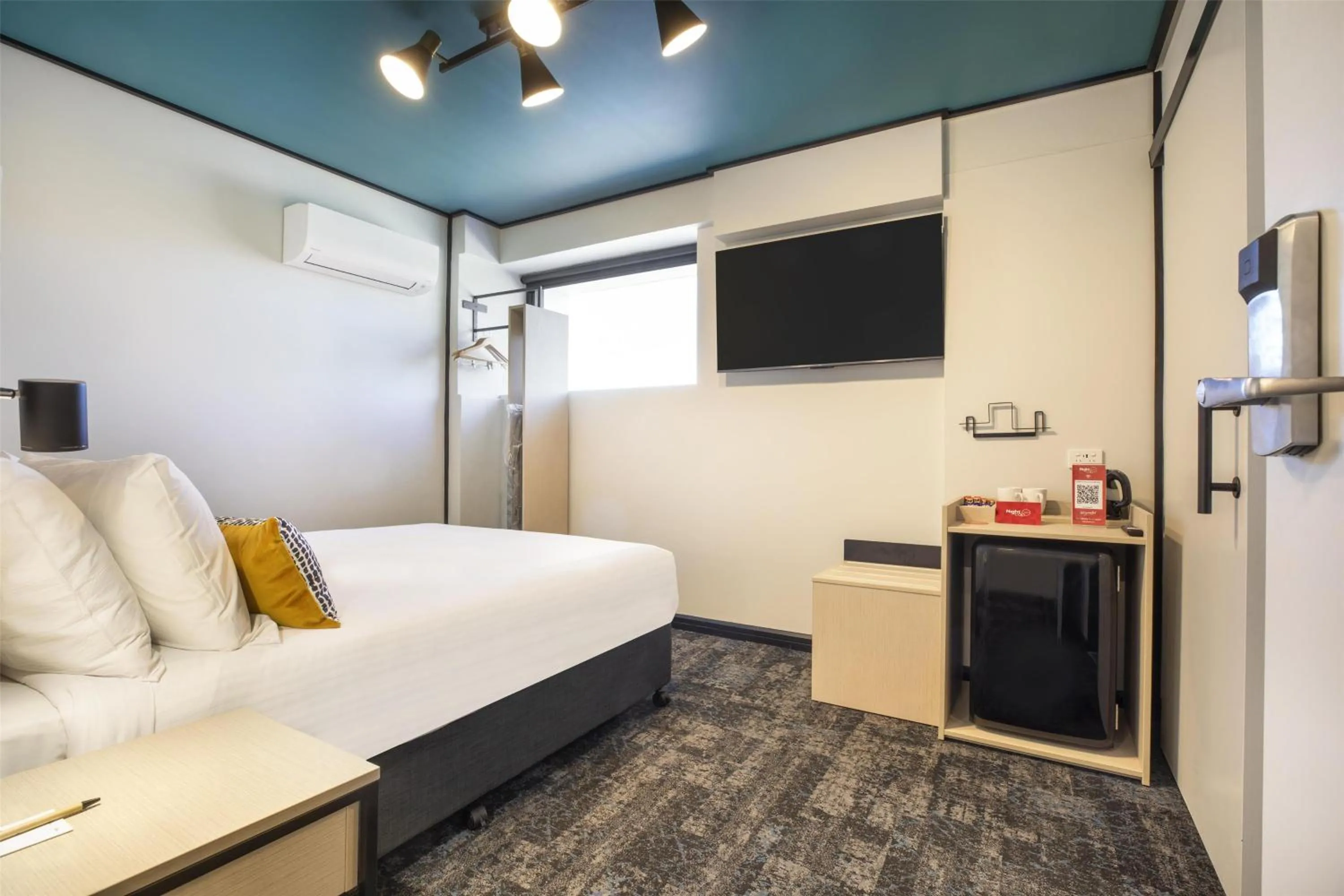 Bedroom, Bed in Nightcap at Prince of Wales Hotel