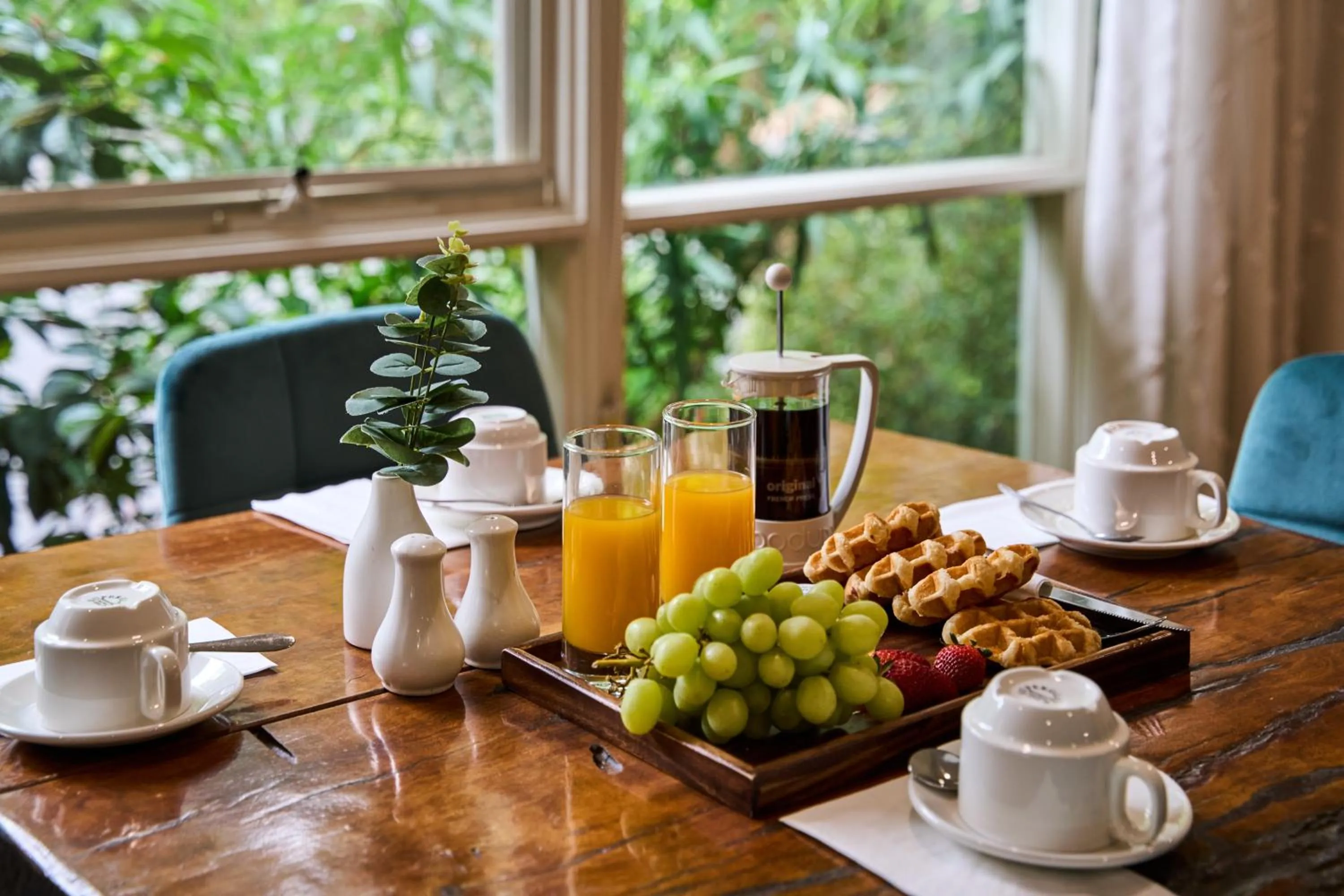 Breakfast in Sanctuary House Resort Motel