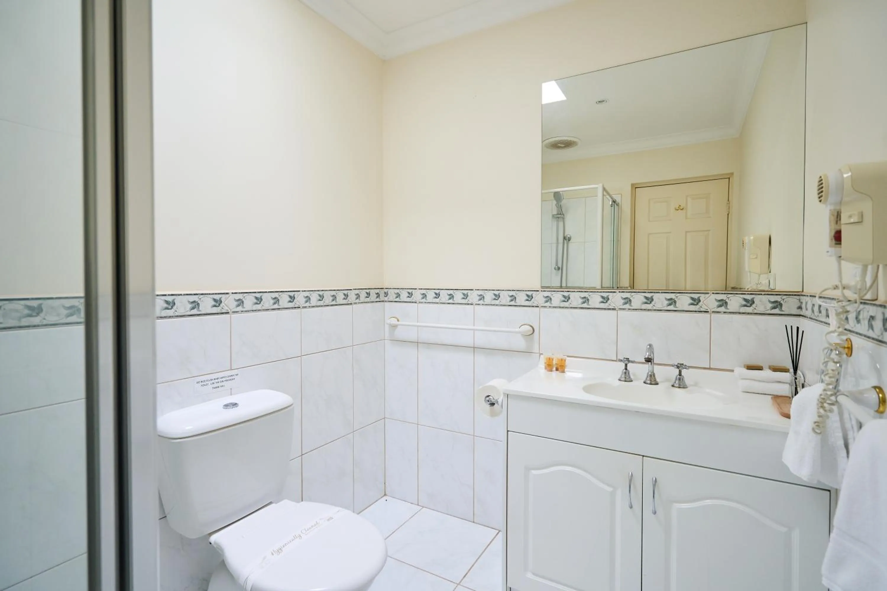 Sanctuary House Resort Motel