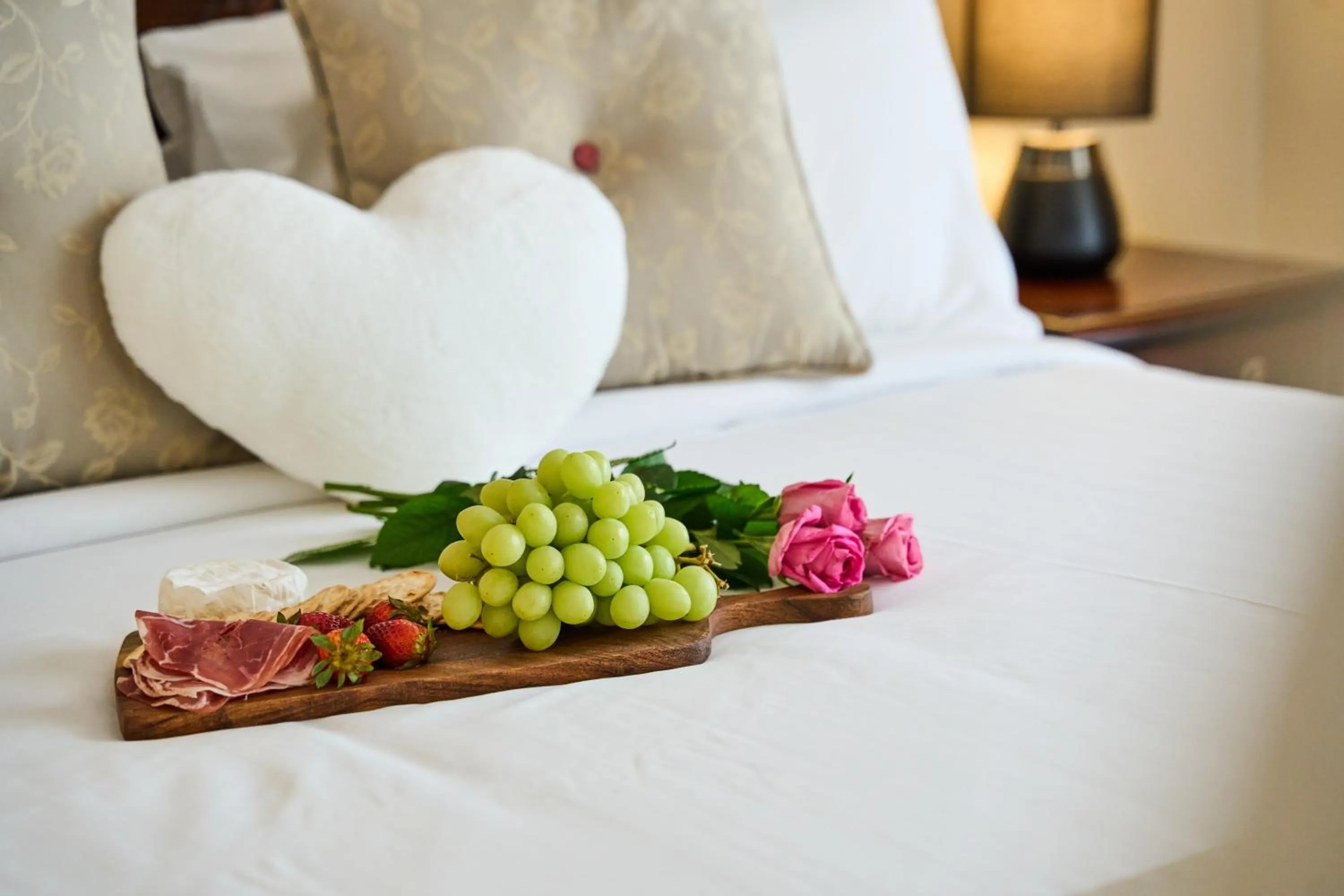 Bed in Sanctuary House Resort Motel