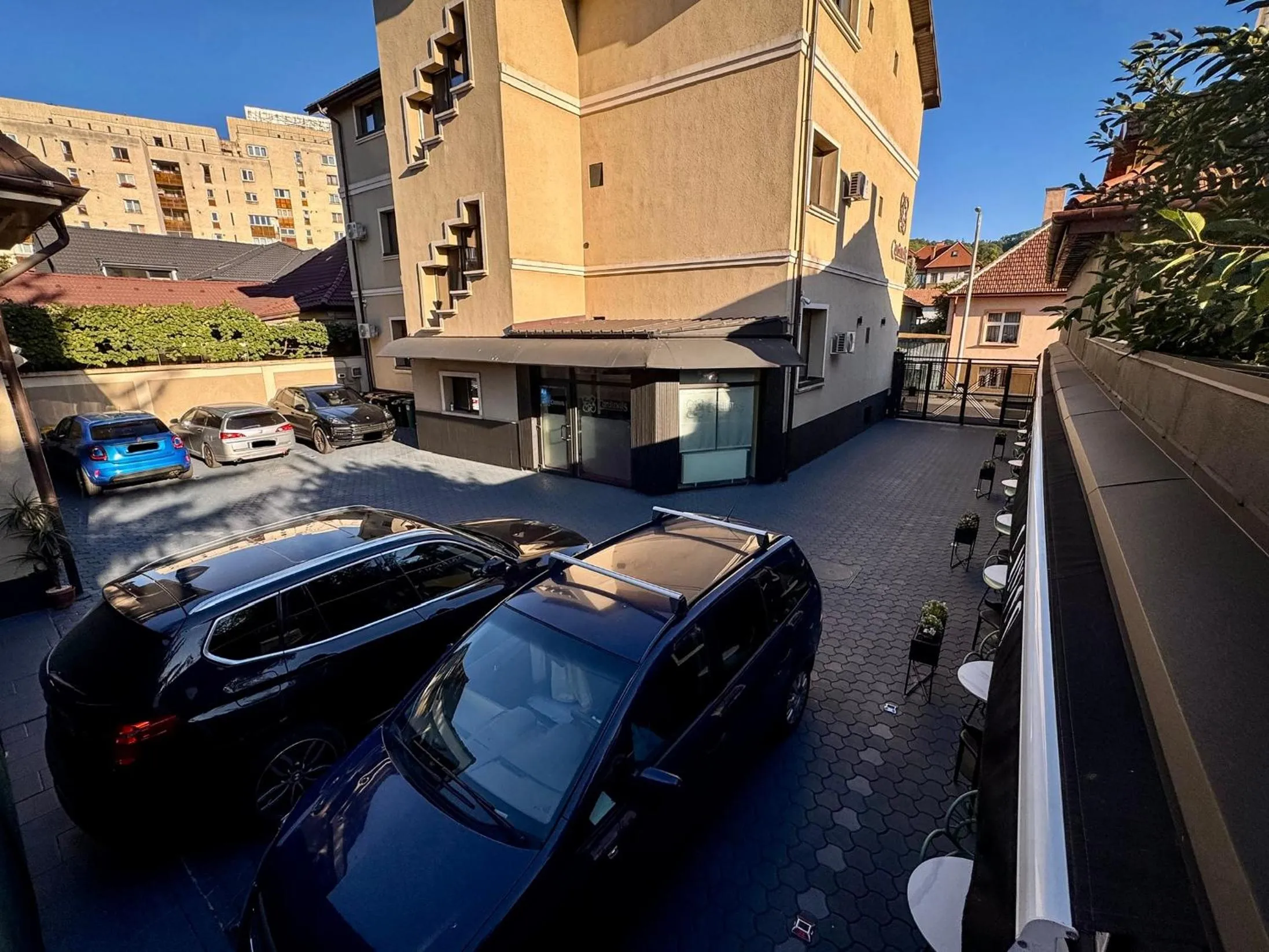 Property building in 4Cardinals Boutique