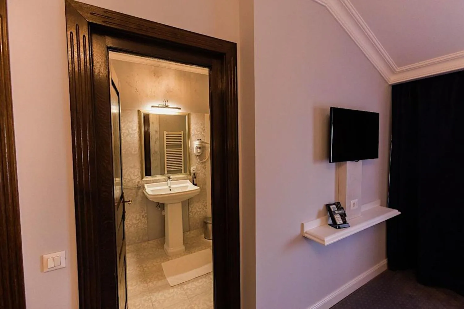 TV and multimedia in 4Cardinals Boutique