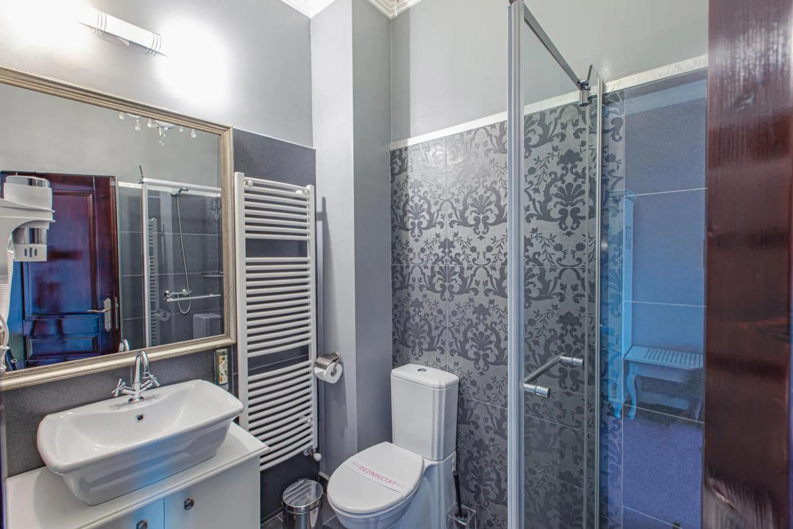 Bathroom in 4Cardinals Boutique