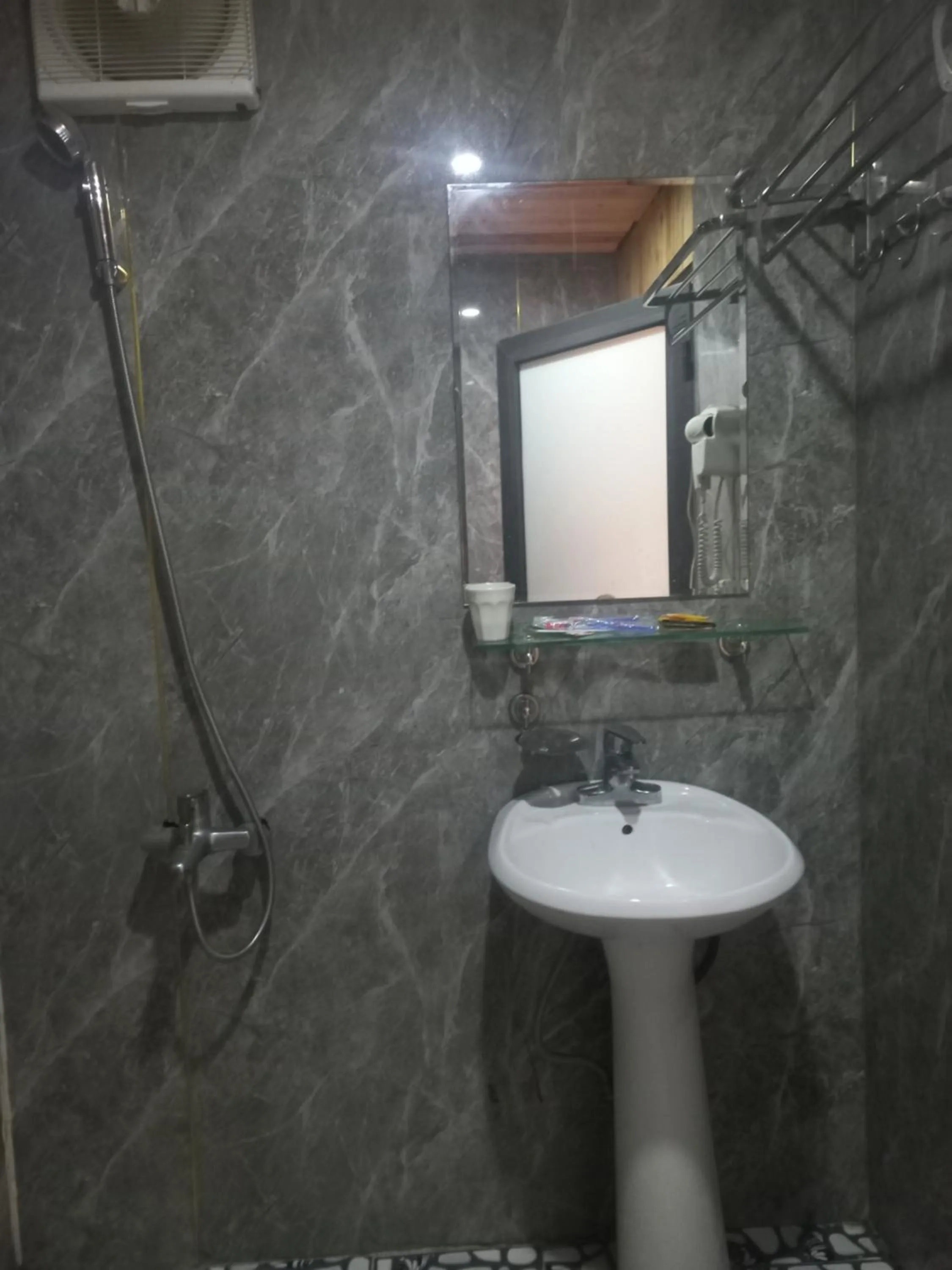 Bathroom in VALLEY VIEW COFFEE & STAY