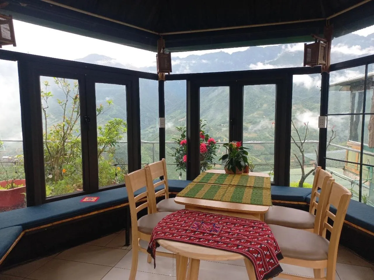 Restaurant/places to eat in VALLEY VIEW COFFEE & STAY