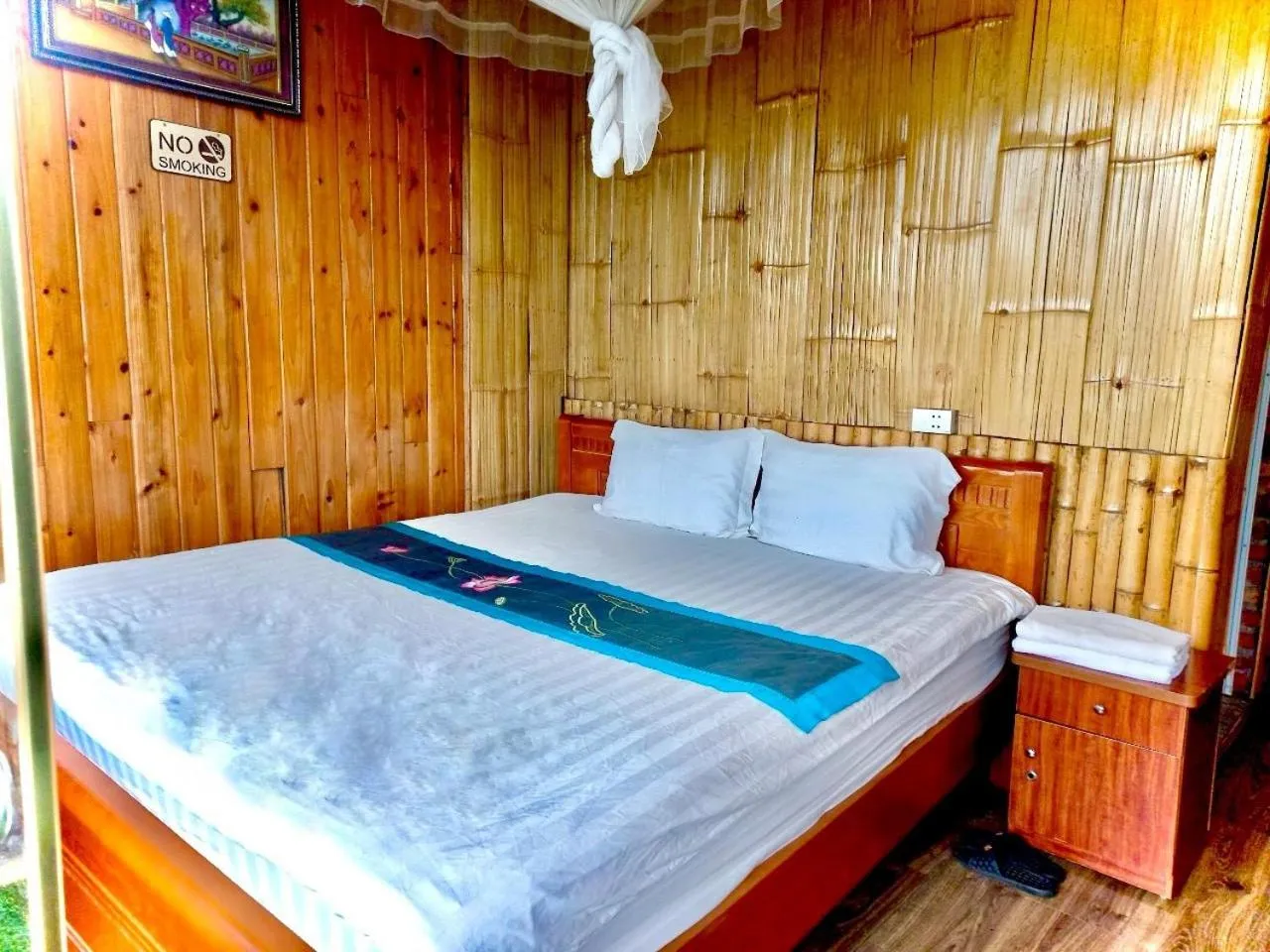 Bed in VALLEY VIEW COFFEE & STAY