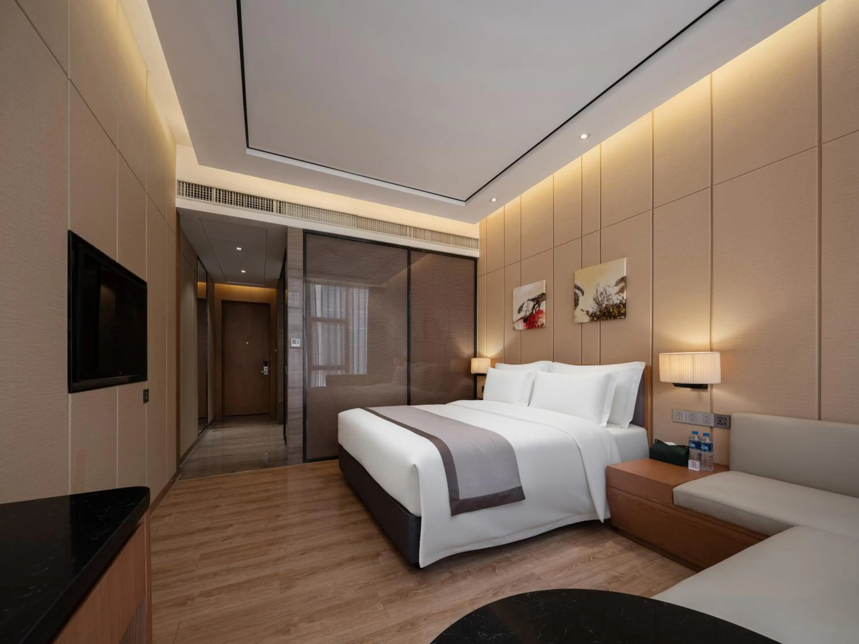 Photo of the whole room, Bed in Zhuhai Palm Spring Hotel