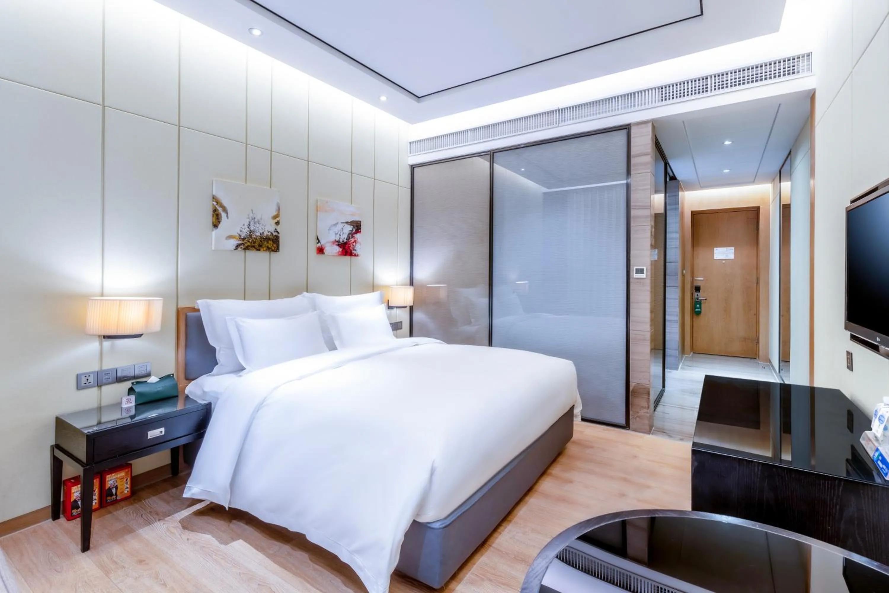 Bedroom, Bed in Zhuhai Palm Spring Hotel