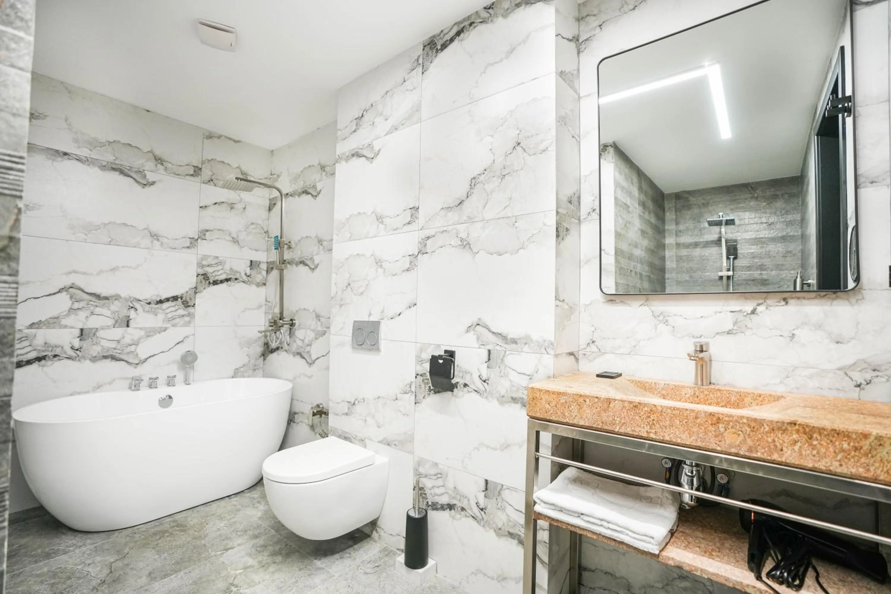 Bath in Hotel Splendid Tbilisi