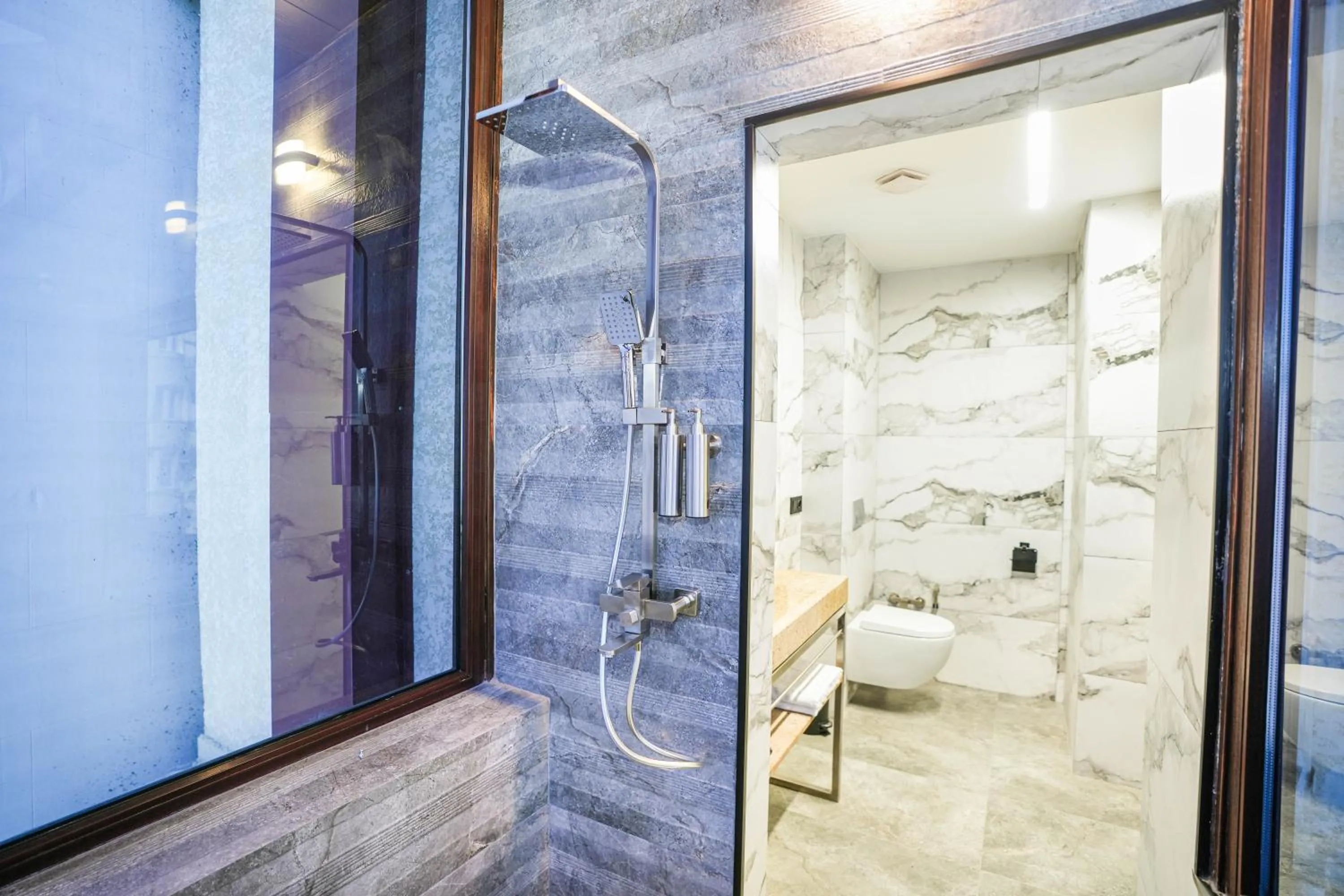 Shower in Hotel Splendid Tbilisi